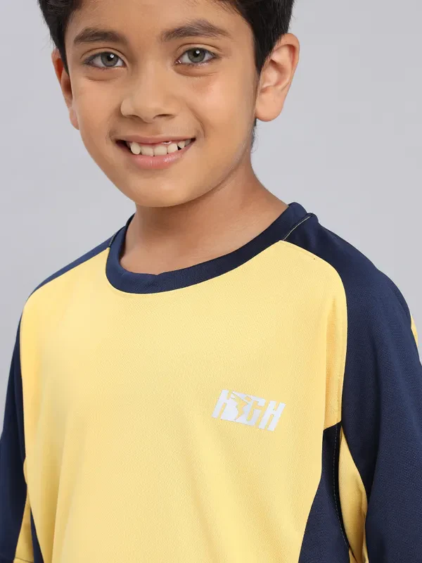 Boys Colorblock Slim Fit Crew Neck T-shirt with TECHNO COOL+ - Image 4