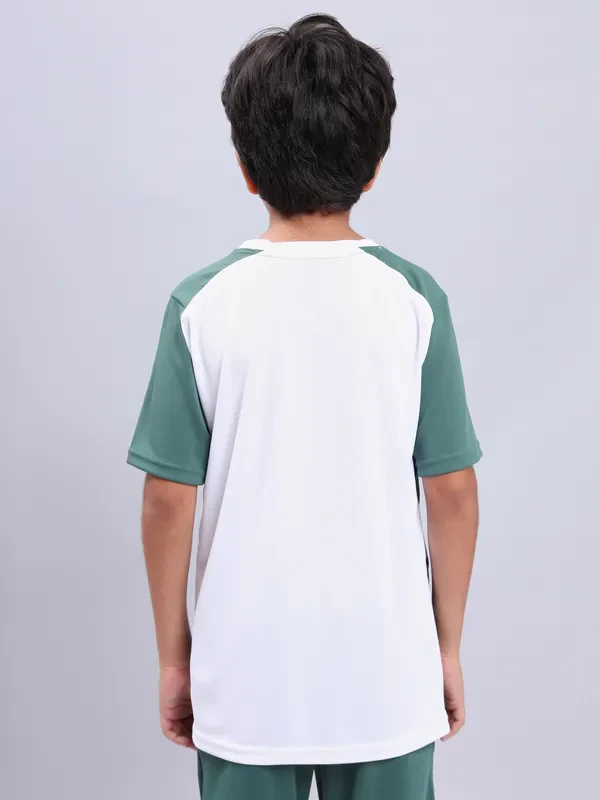 Boys Printed Slim Fit Crew Neck T-shirt with TECHNOLITE - Image 3