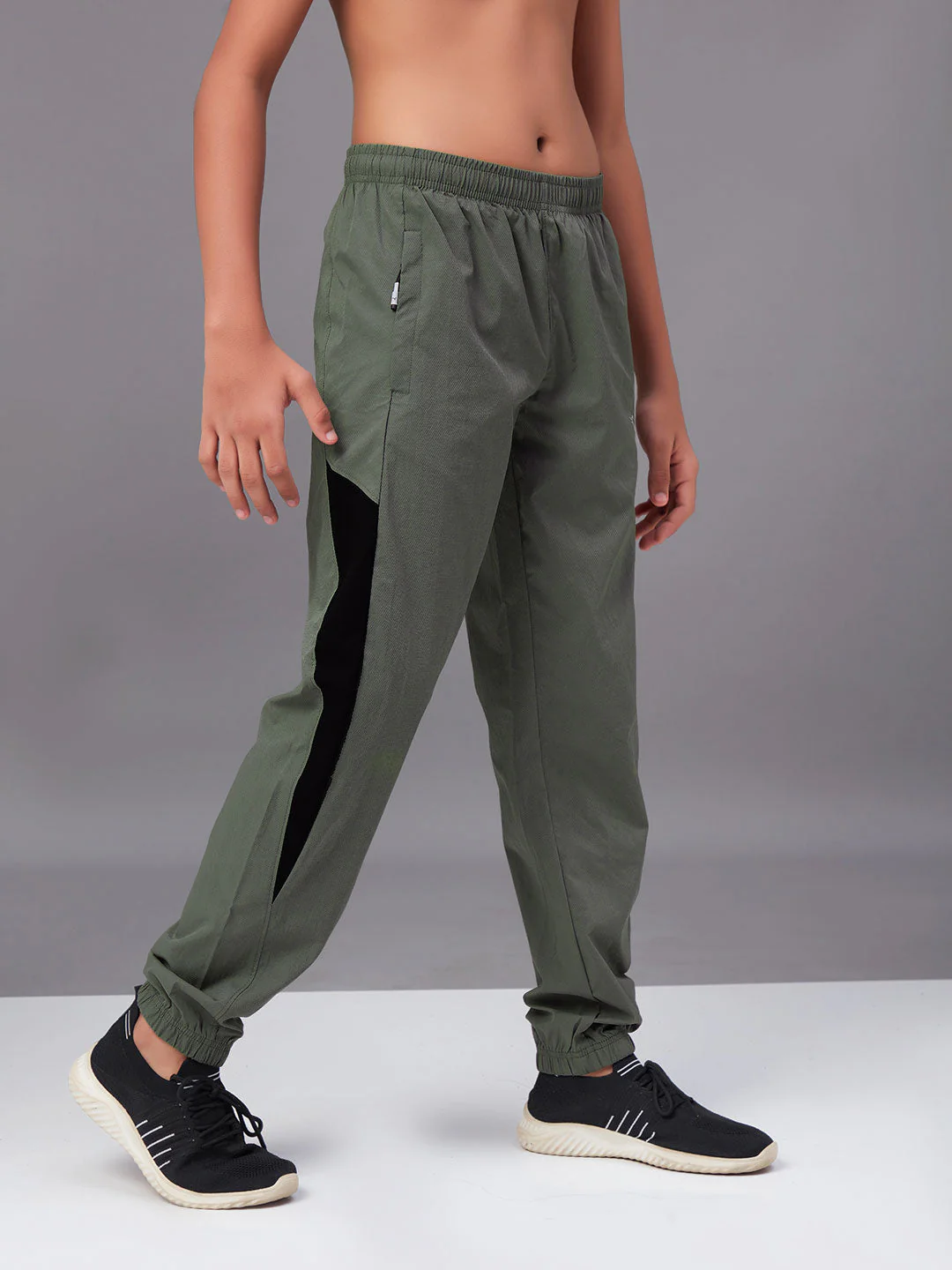 Boys Colorblock Slim Fit Sports Trackpants with TS LYTRA - Image 4