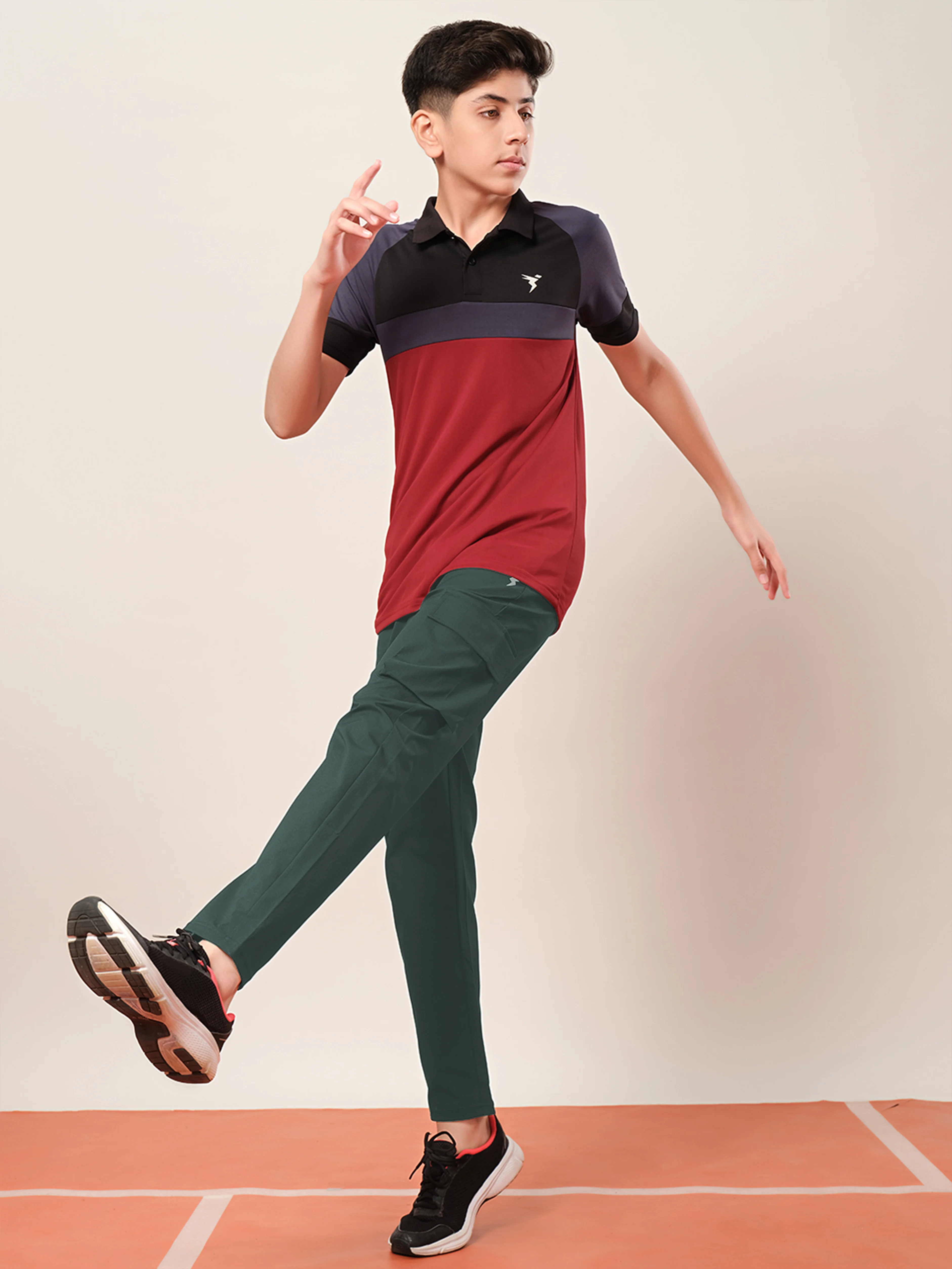 Boys Solid Regular Fit Cargo Trackpants with TS FLEXI - Image 4