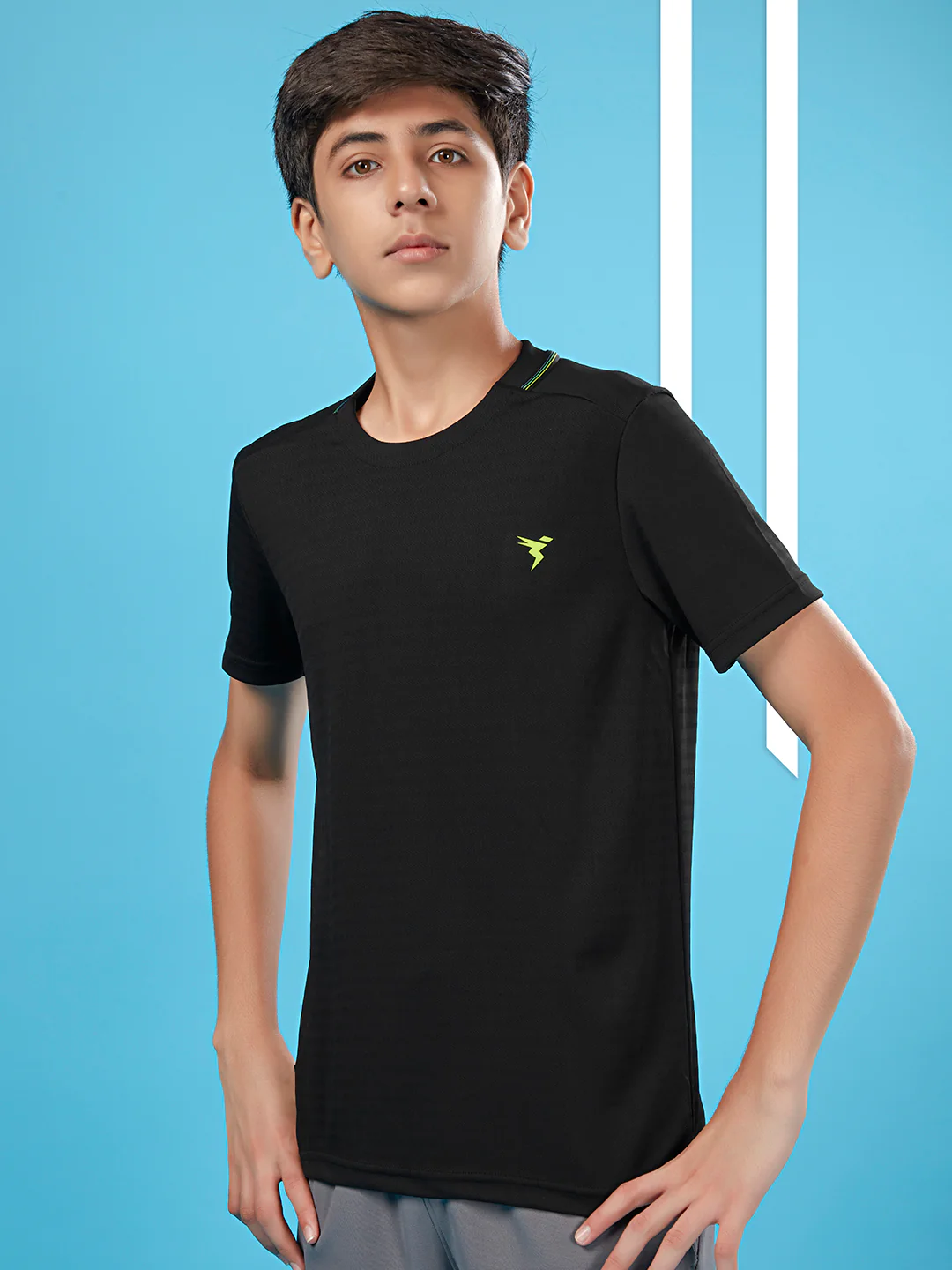 Boys Solid Slim Fit Round Neck T-shirt with TECHNOCOOL+
