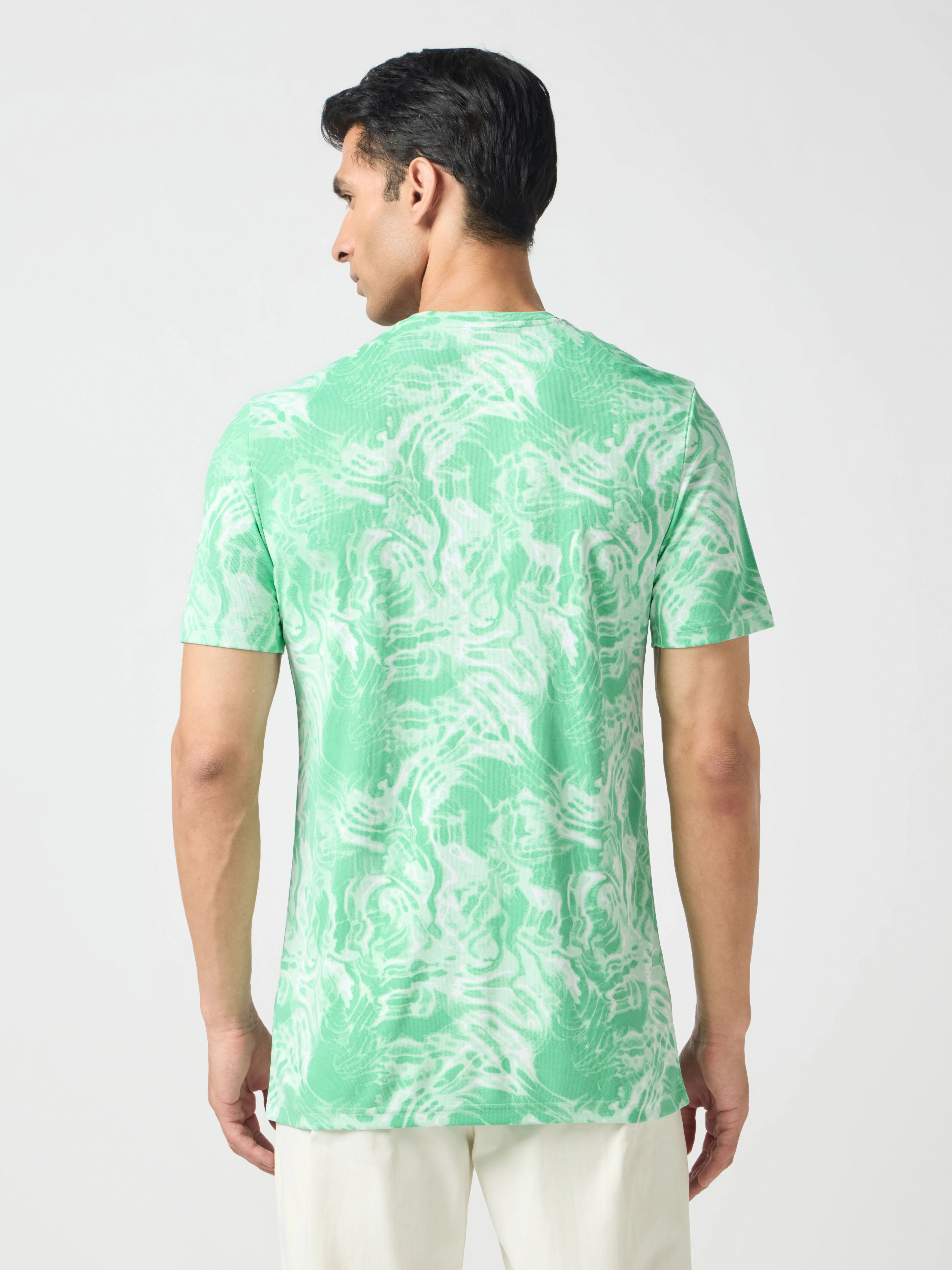 Men Abstract Print Slim Fit Crew Neck T-shirt with TECHNO COOL+ - Image 2