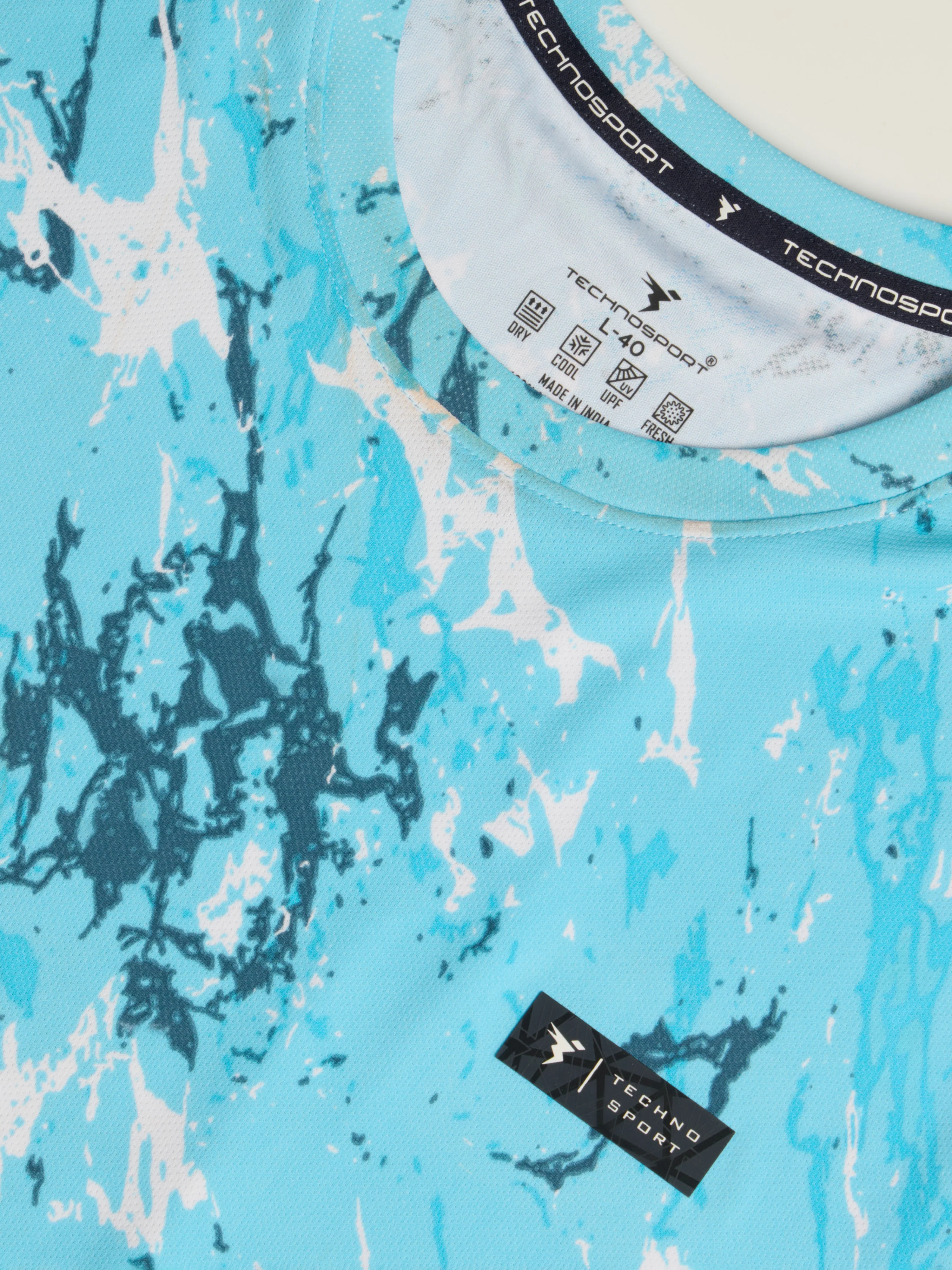 Men Abstract Print Slim Fit Crew Neck T-shirt with TECHNO COOL+ - Image 7
