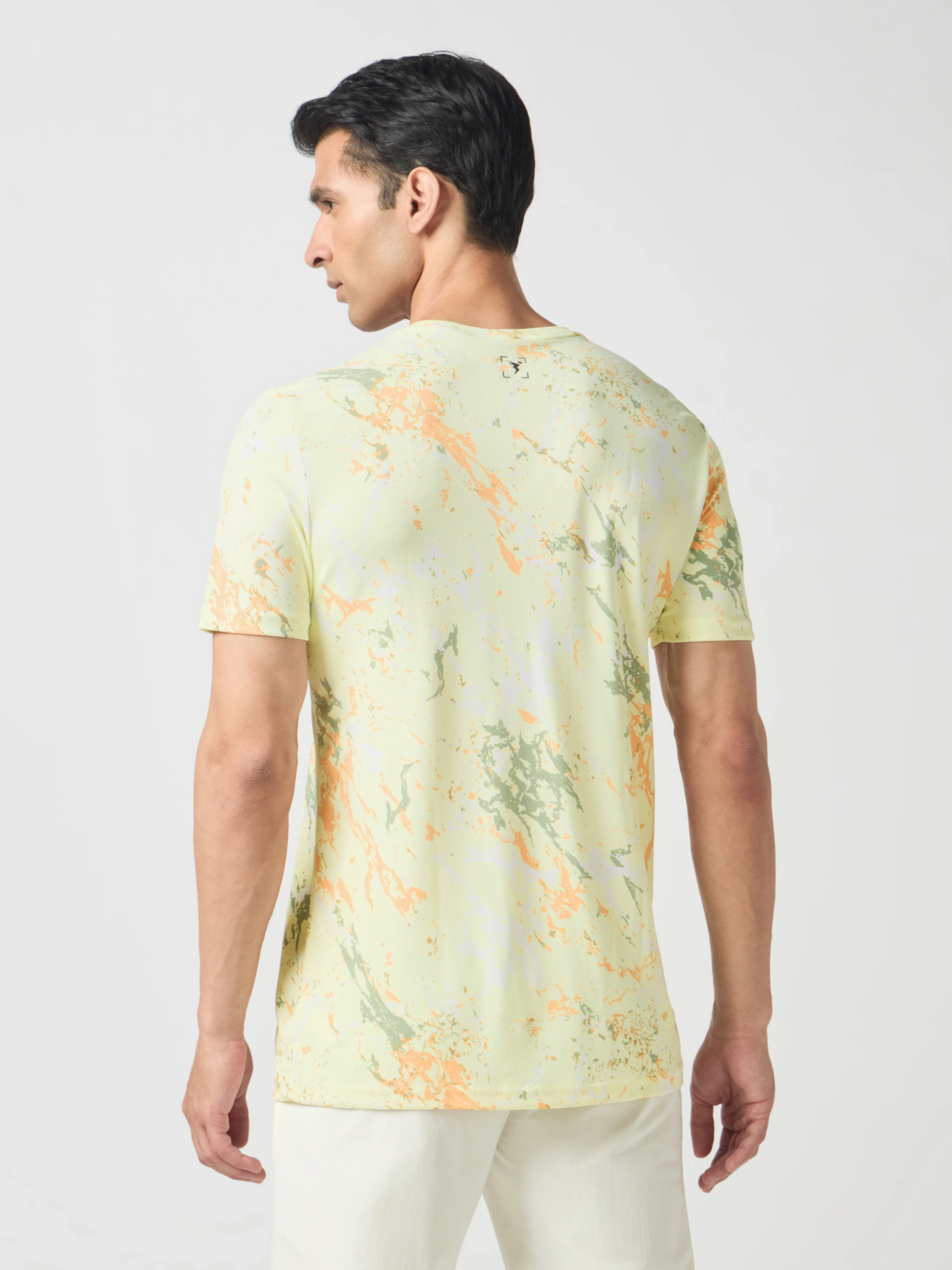 Men Abstract Print Slim Fit Crew Neck T-shirt with TECHNO COOL+ - Image 3