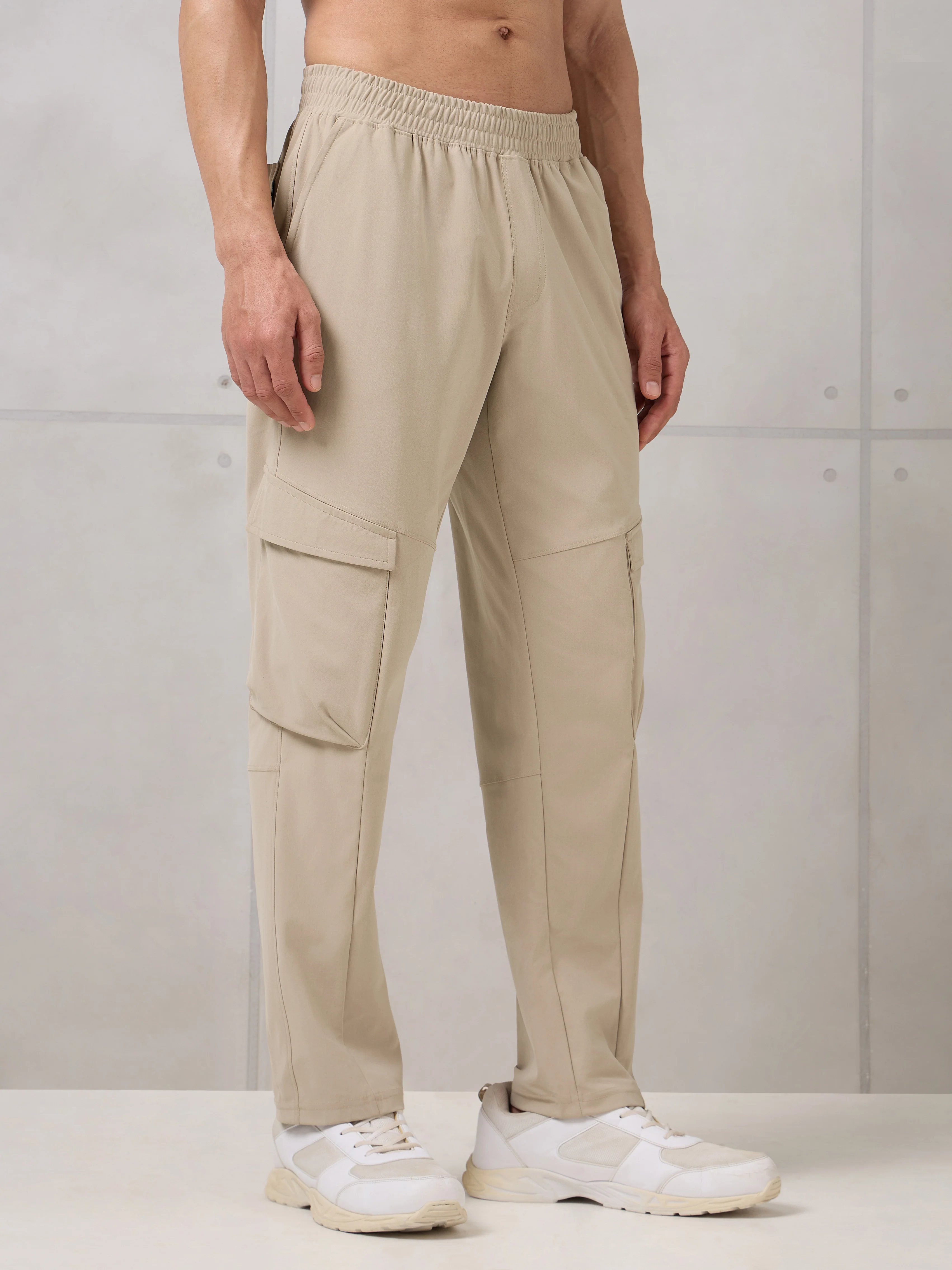 Men Active Out Cargo Trackpants with DURACOOL+ - Image 4