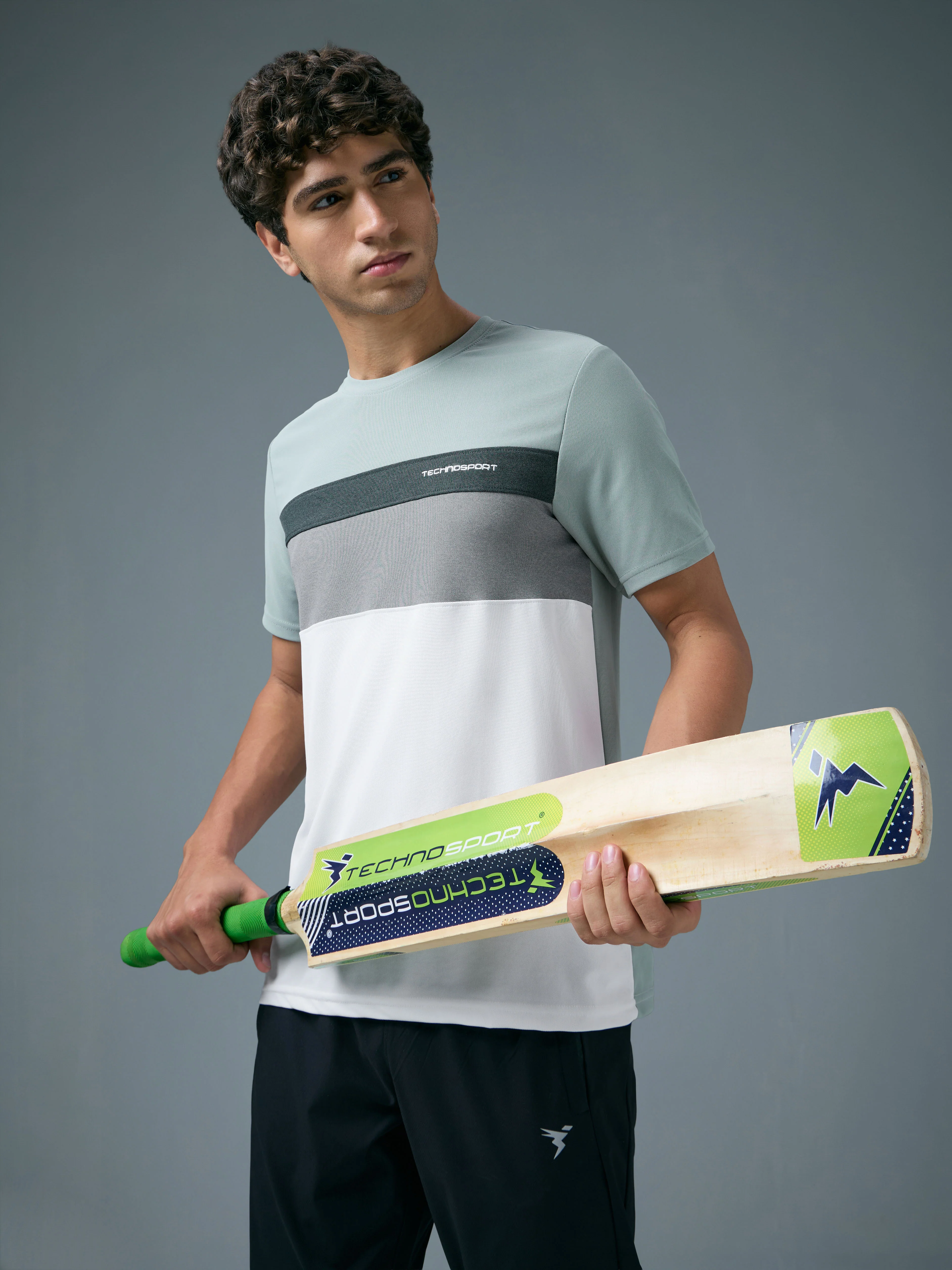 Men Colorblock Slim Fit Crew Neck T-shirt with MATPIQ