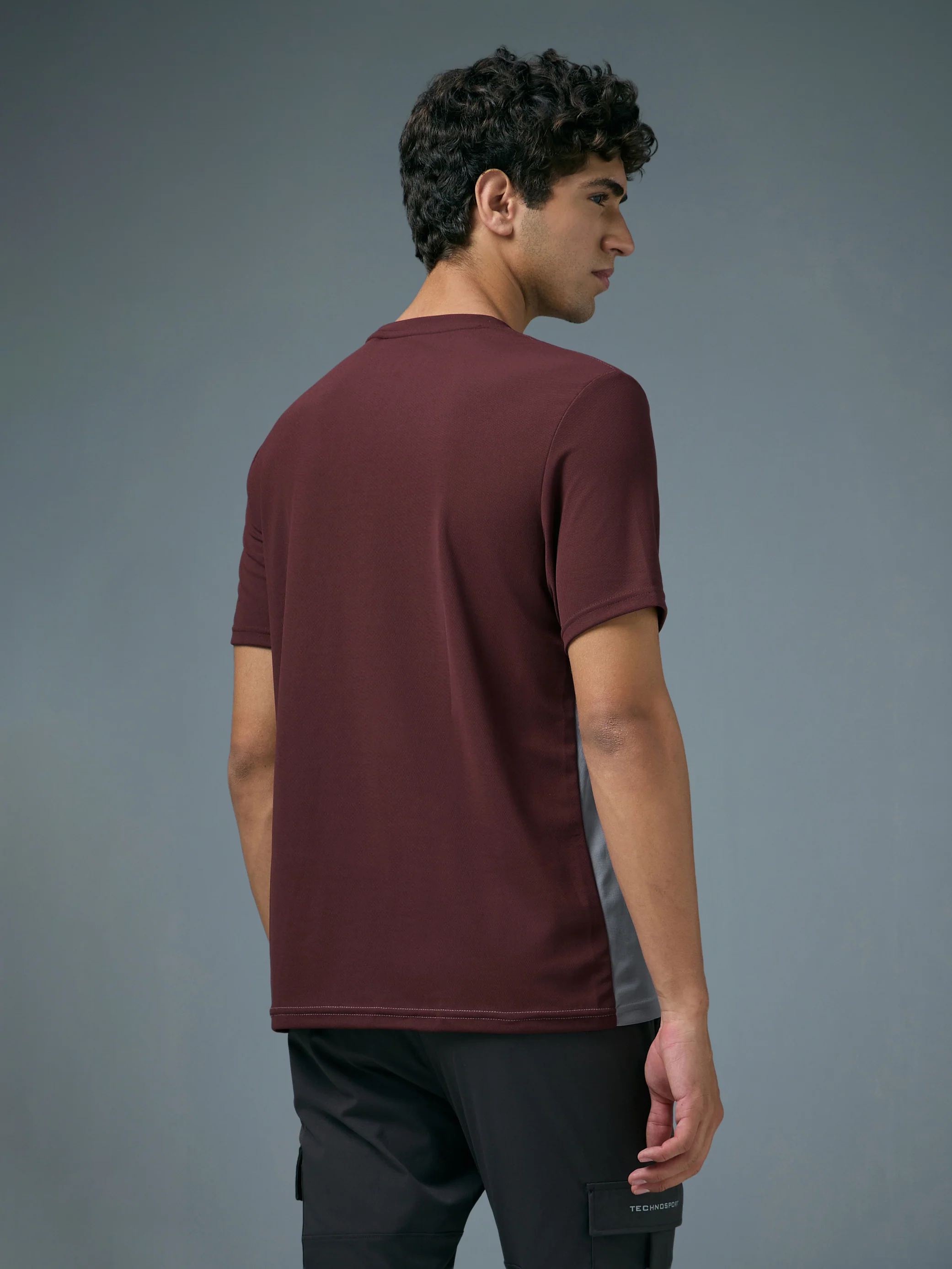 Men Colorblock Slim Fit Crew Neck T-shirt with MATPIQ - Image 3