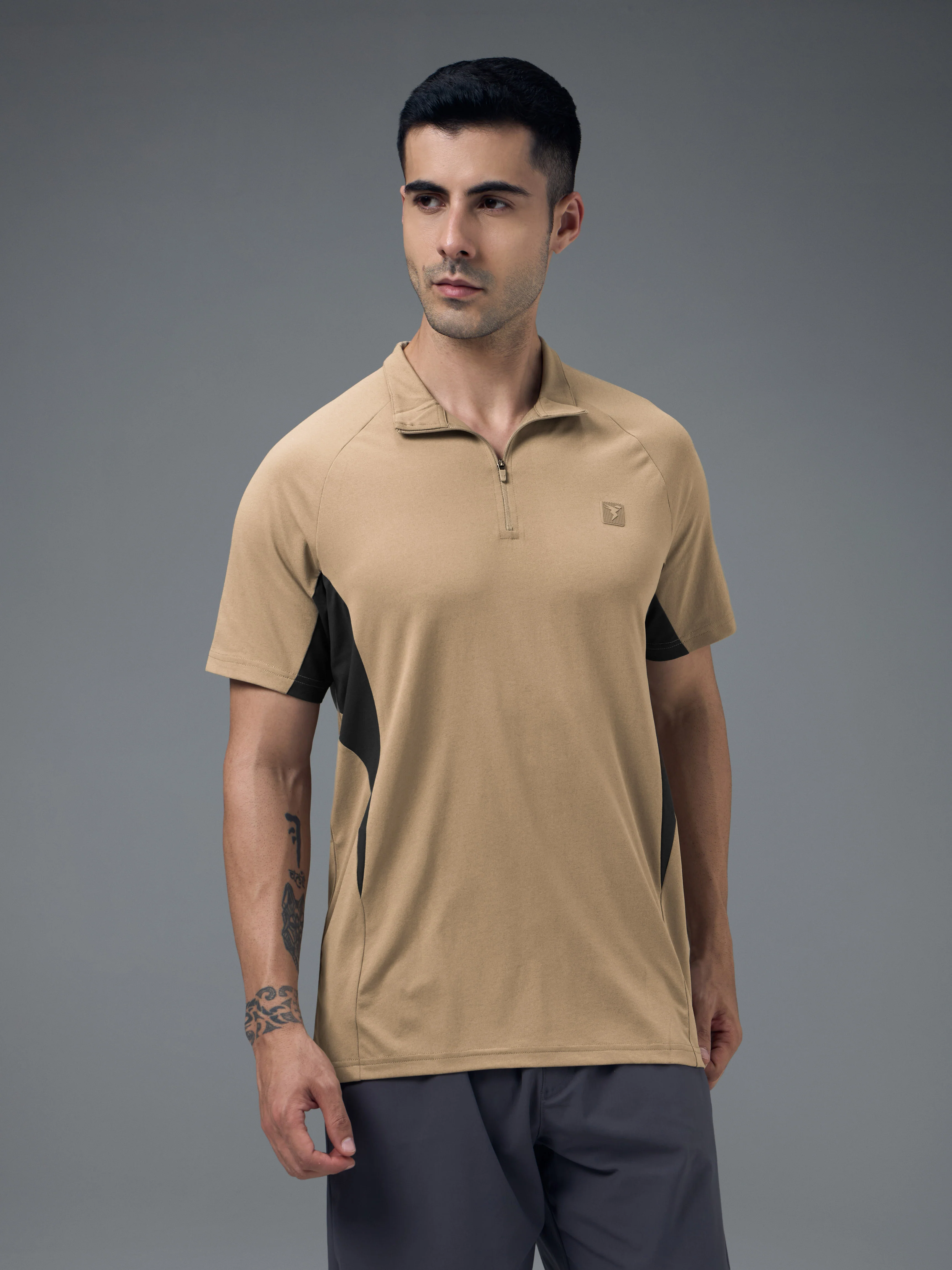 Men Colorblock Slim Fit Mock Neck Sports T-shirt with COTFLEX - Image 4