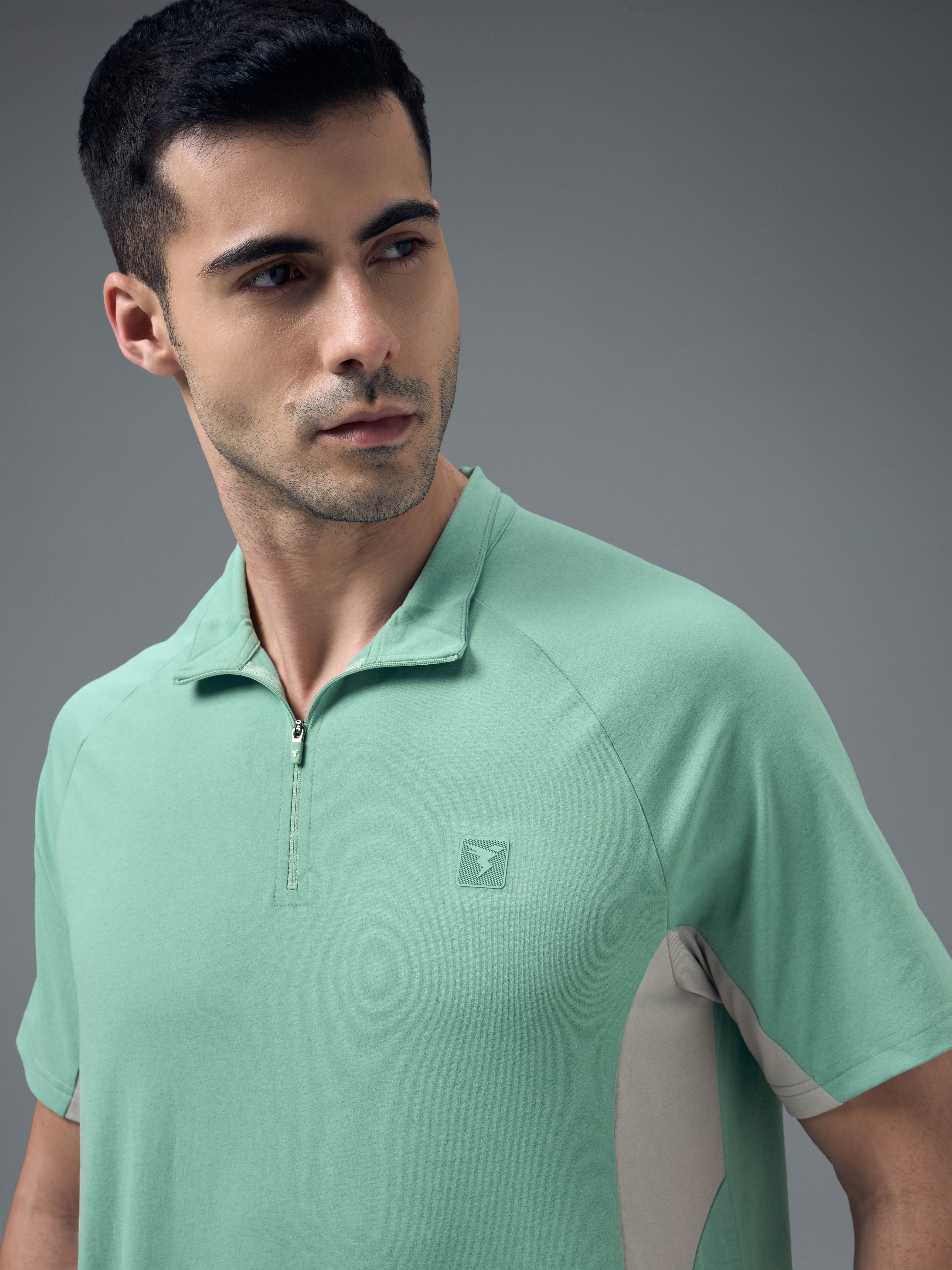 Men Colorblock Slim Fit Mock Neck Sports T-shirt with COTFLEX - Image 5