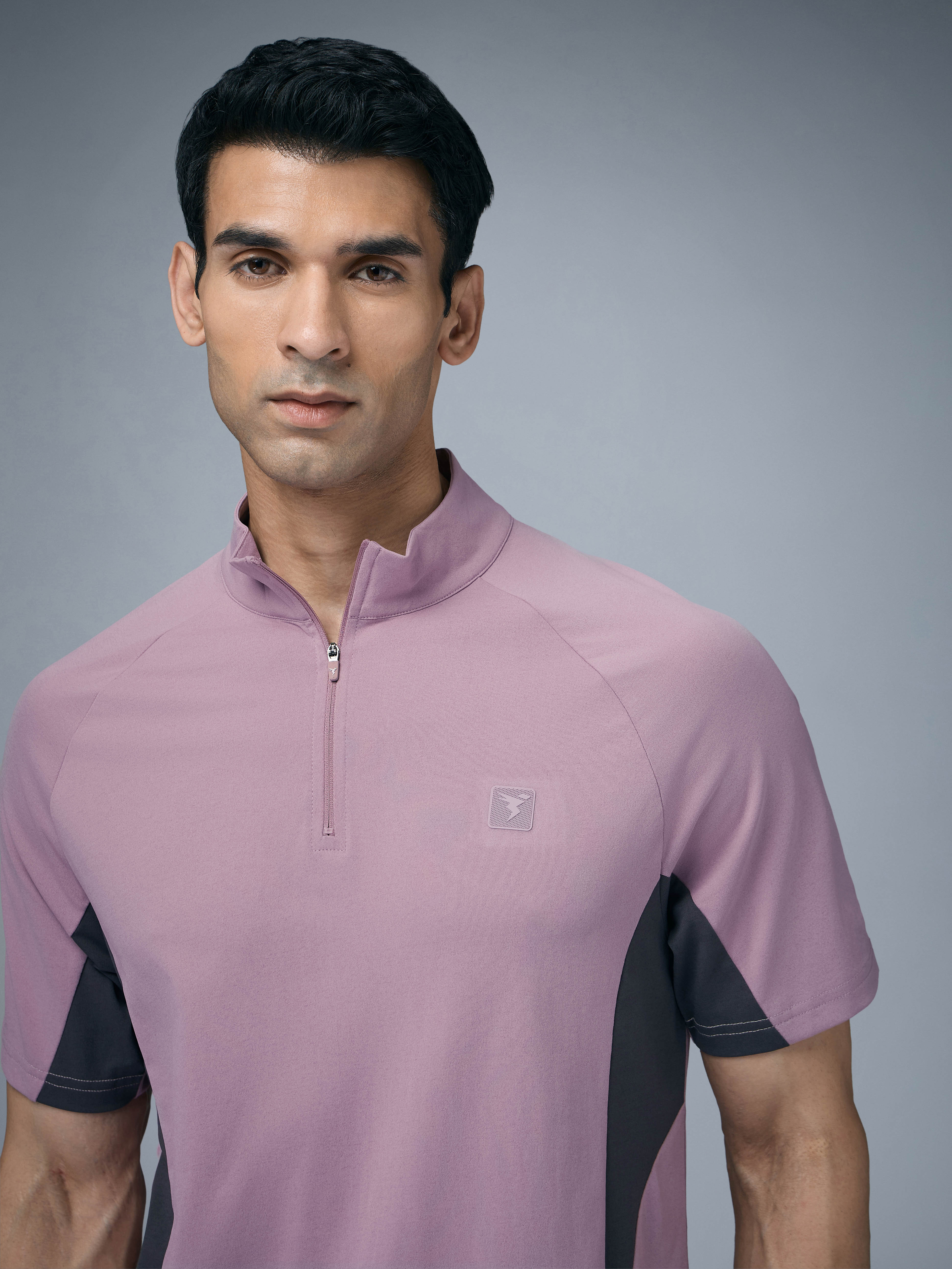 Men Colorblock Slim Fit Mock Neck Sports T-shirt with COTFLEX - Image 5