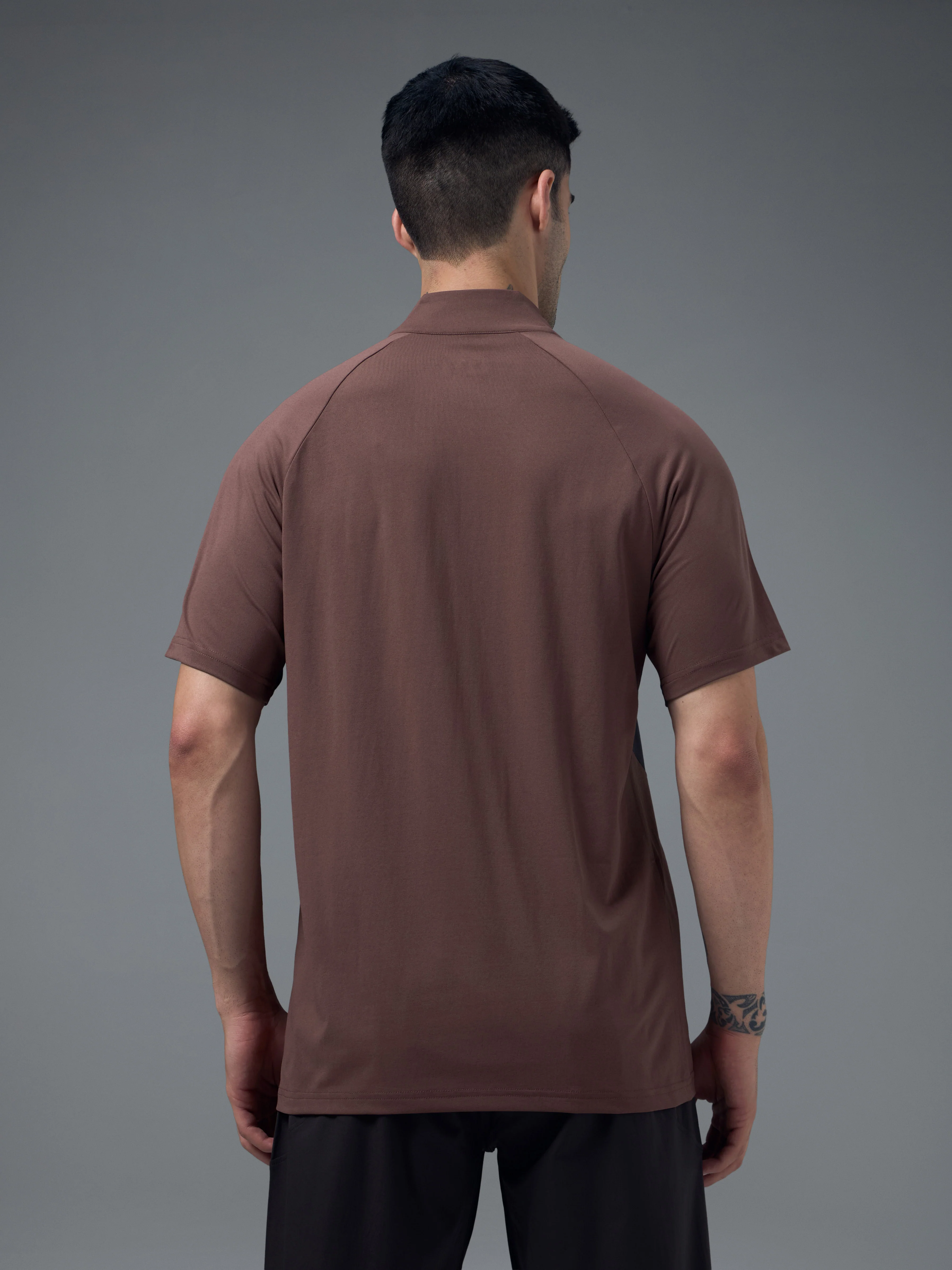 Men Colorblock Slim Fit Mock Neck Sports T-shirt with COTFLEX - Image 3