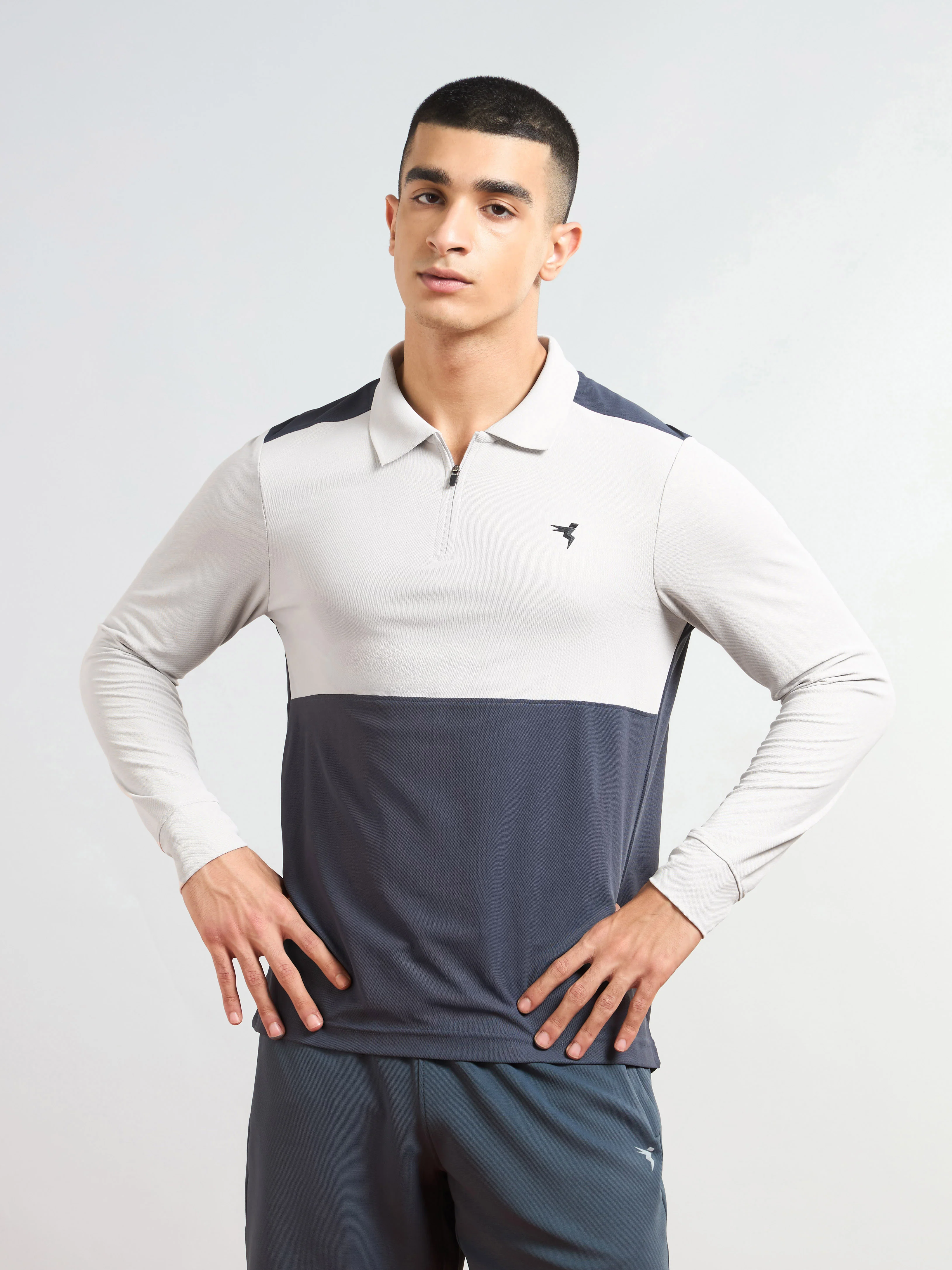 Men Colorblock Slim Fit Polo T-shirt with MATPIQ