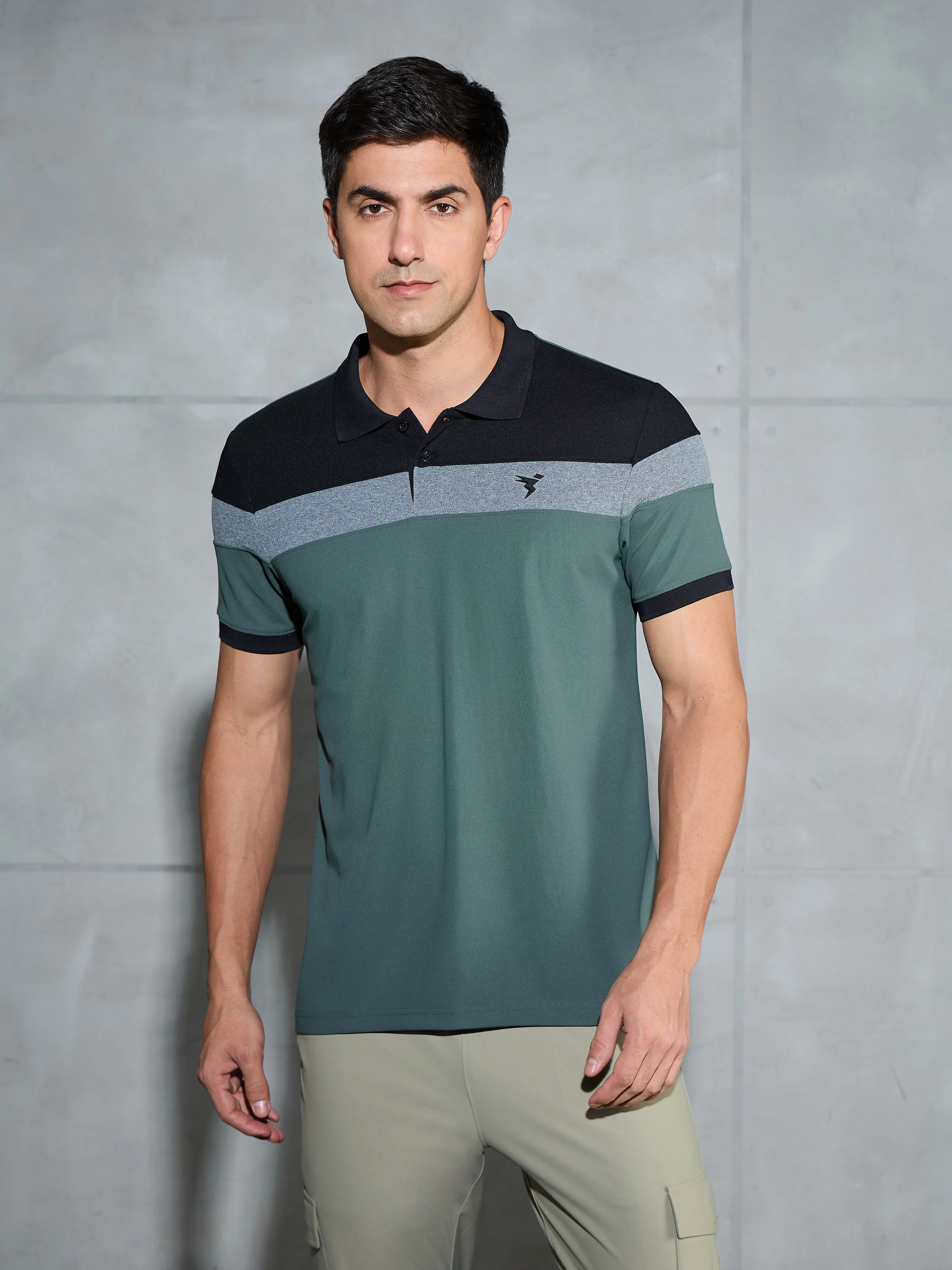 Men Colorblock Slim Fit Polo T-shirt with MATPIQ - Image 2