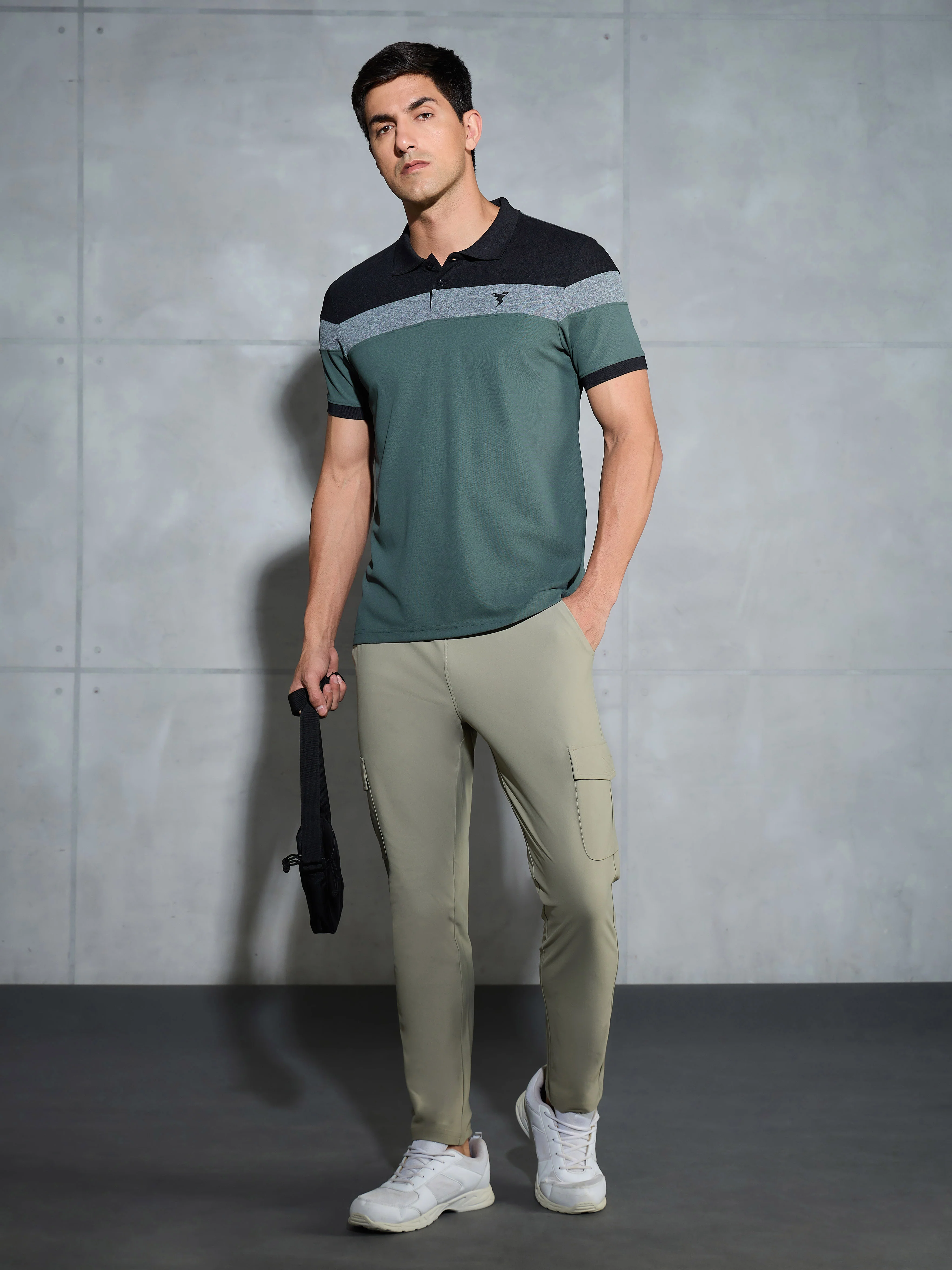 Men Colorblock Slim Fit Polo T-shirt with MATPIQ - Image 5