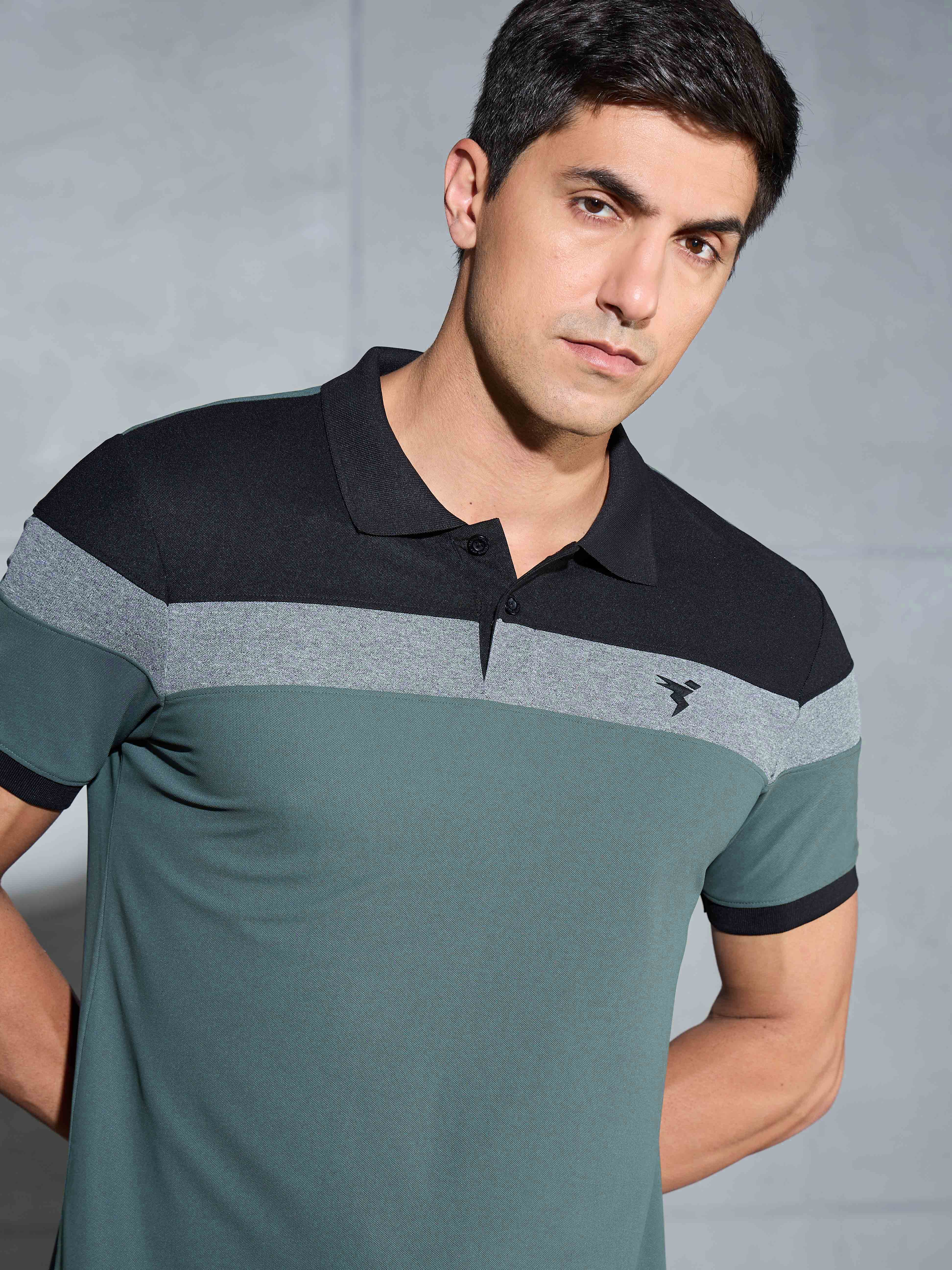 Men Colorblock Slim Fit Polo T-shirt with MATPIQ - Image 6
