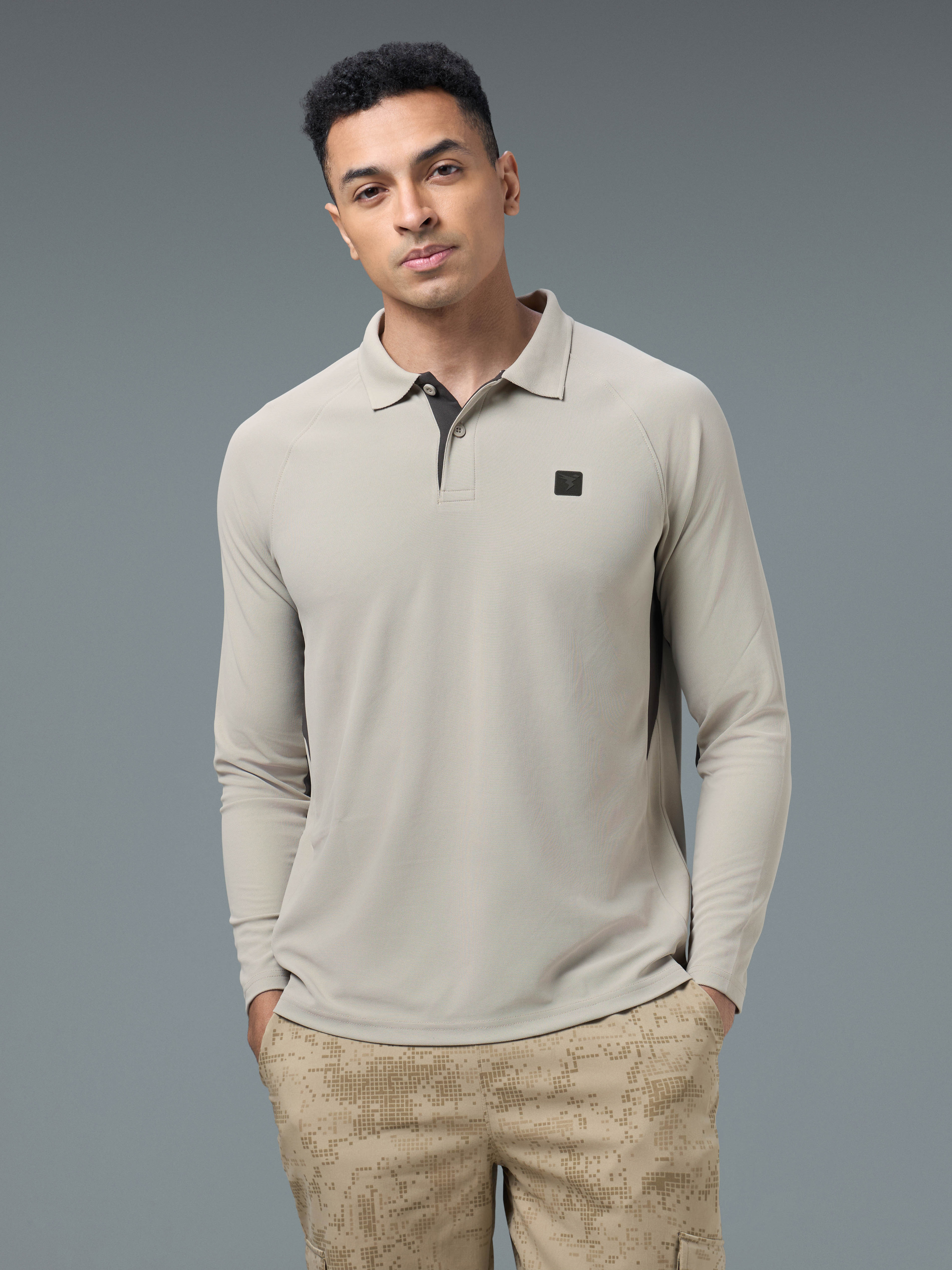 Men Colorblock Slim Fit Polo T-shirt with MATPIQ