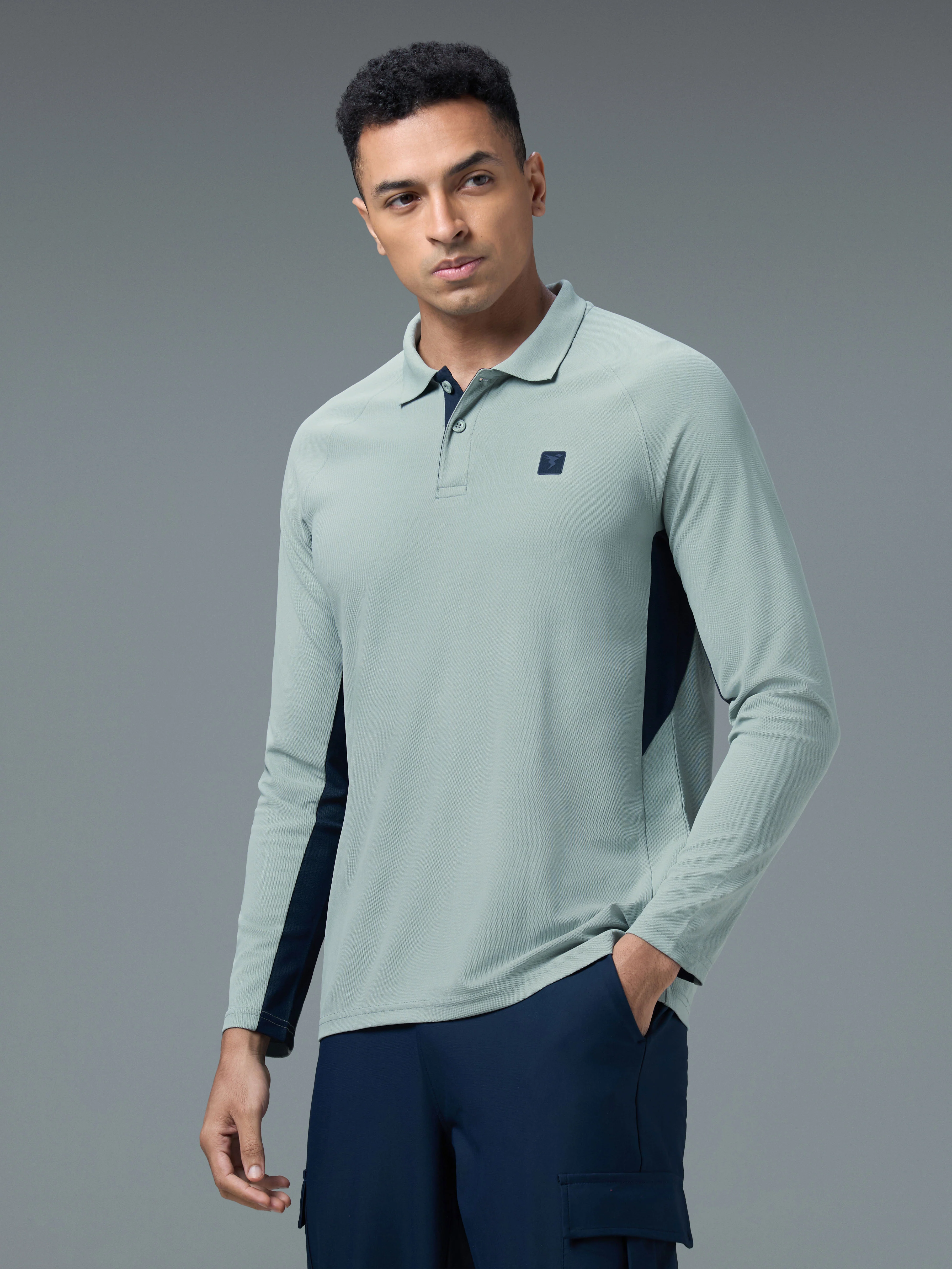 Men Colorblock Slim Fit Polo T-shirt with MATPIQ