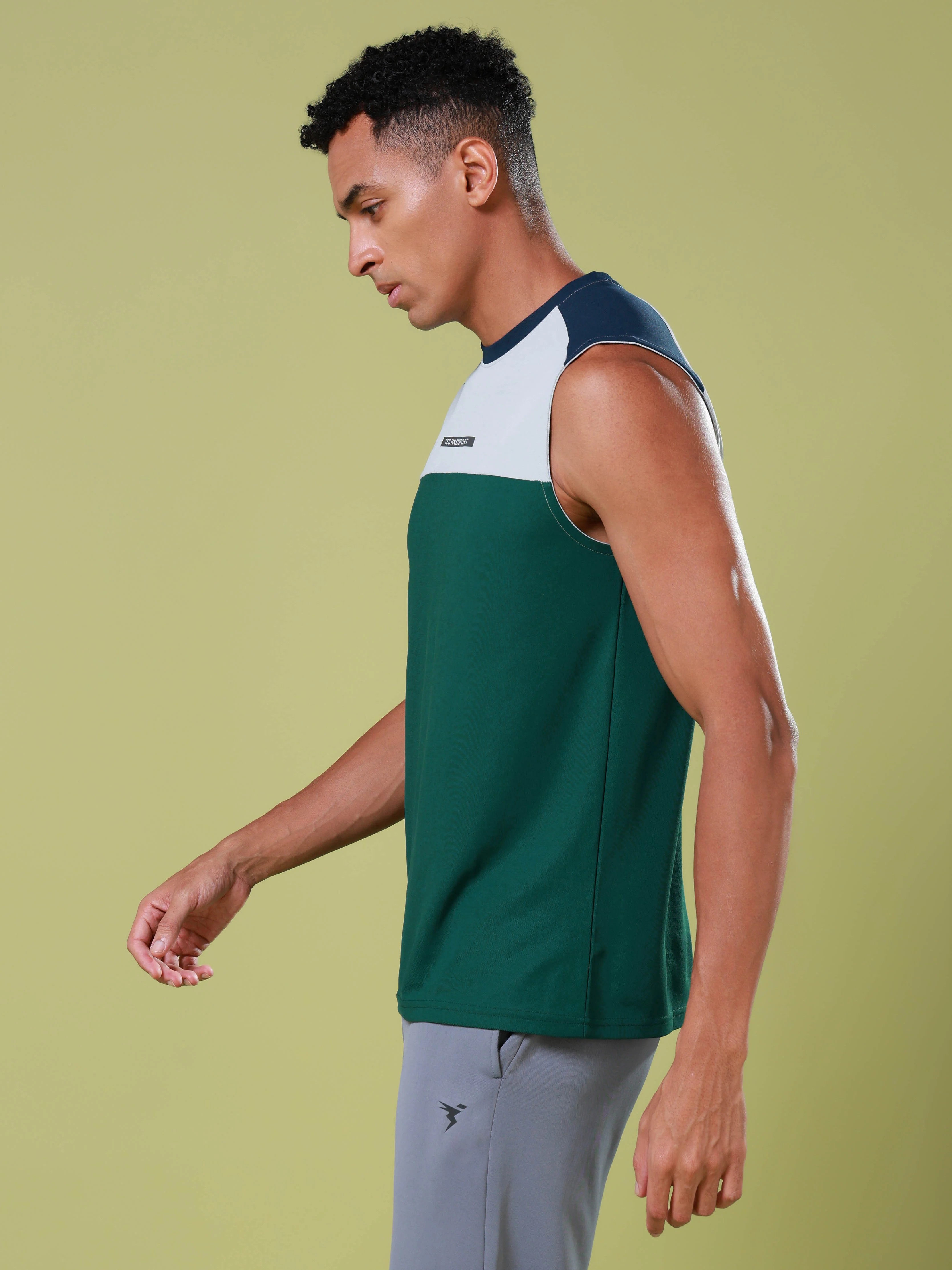 Men Colorblock Slim Fit Round Neck Sports Innerwear Vest with MATPIQ - Image 3