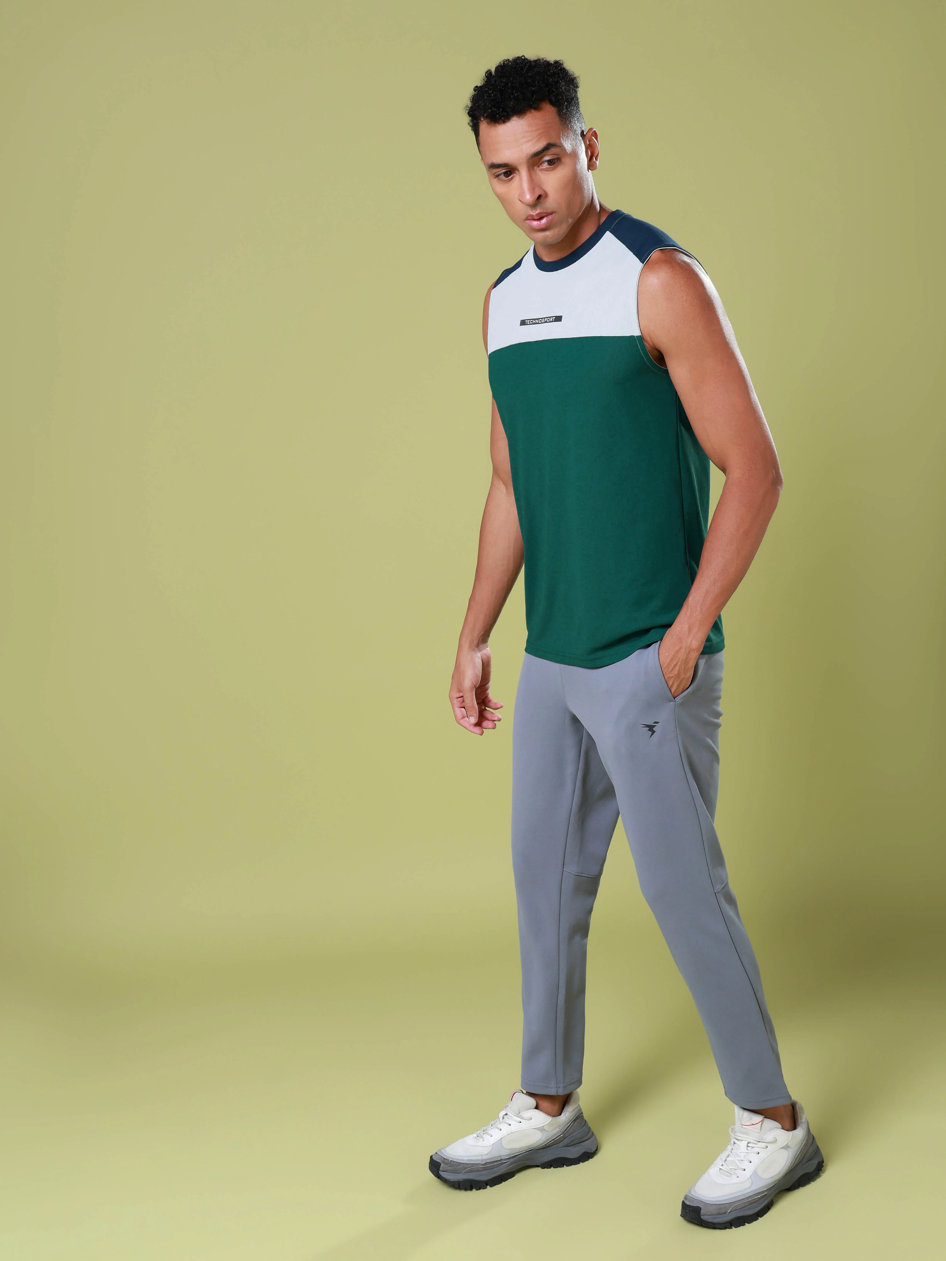Men Colorblock Slim Fit Round Neck Sports Innerwear Vest with MATPIQ - Image 4