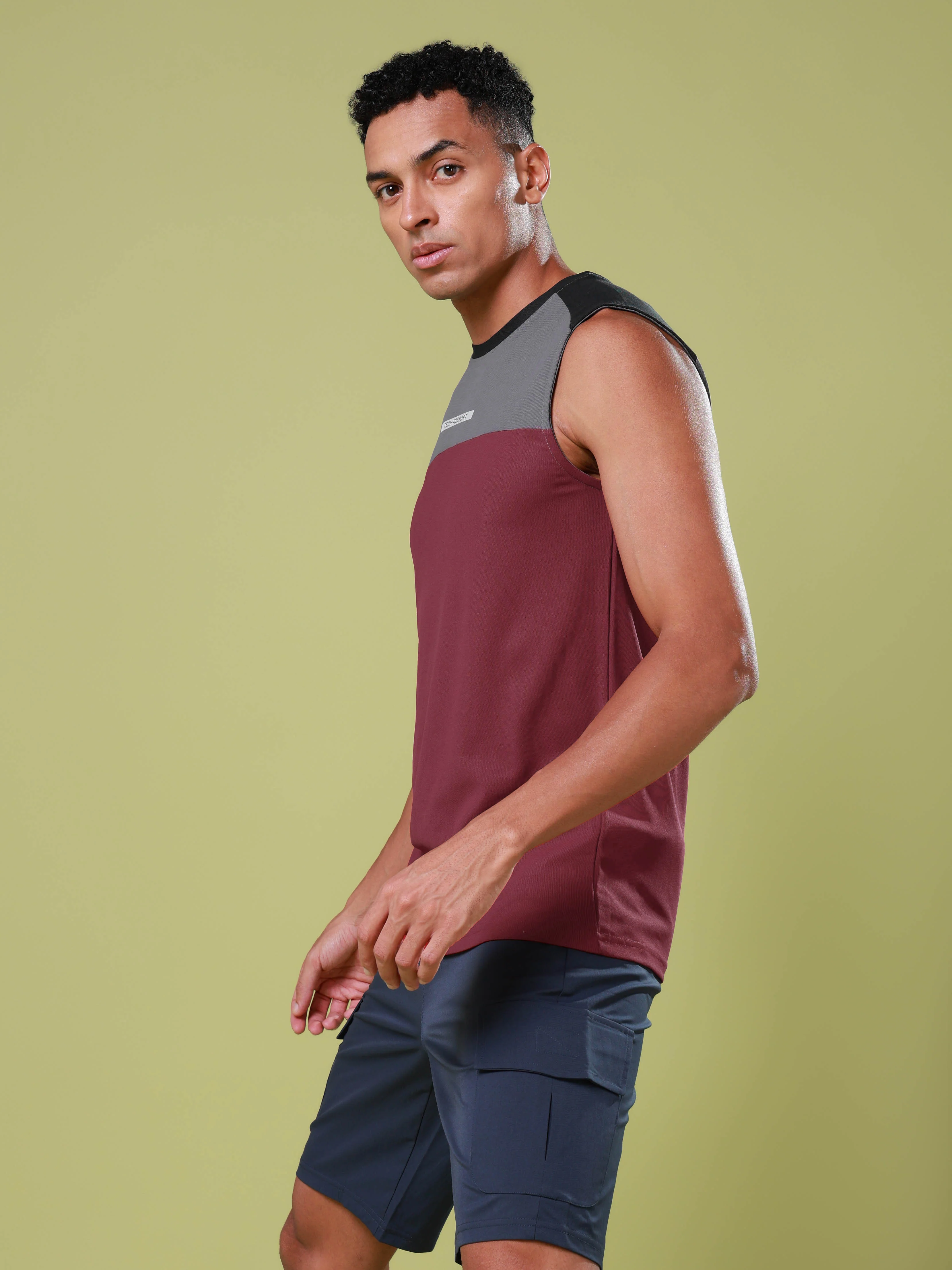 Men Colorblock Slim Fit Round Neck Sports Innerwear Vest with MATPIQ - Image 4