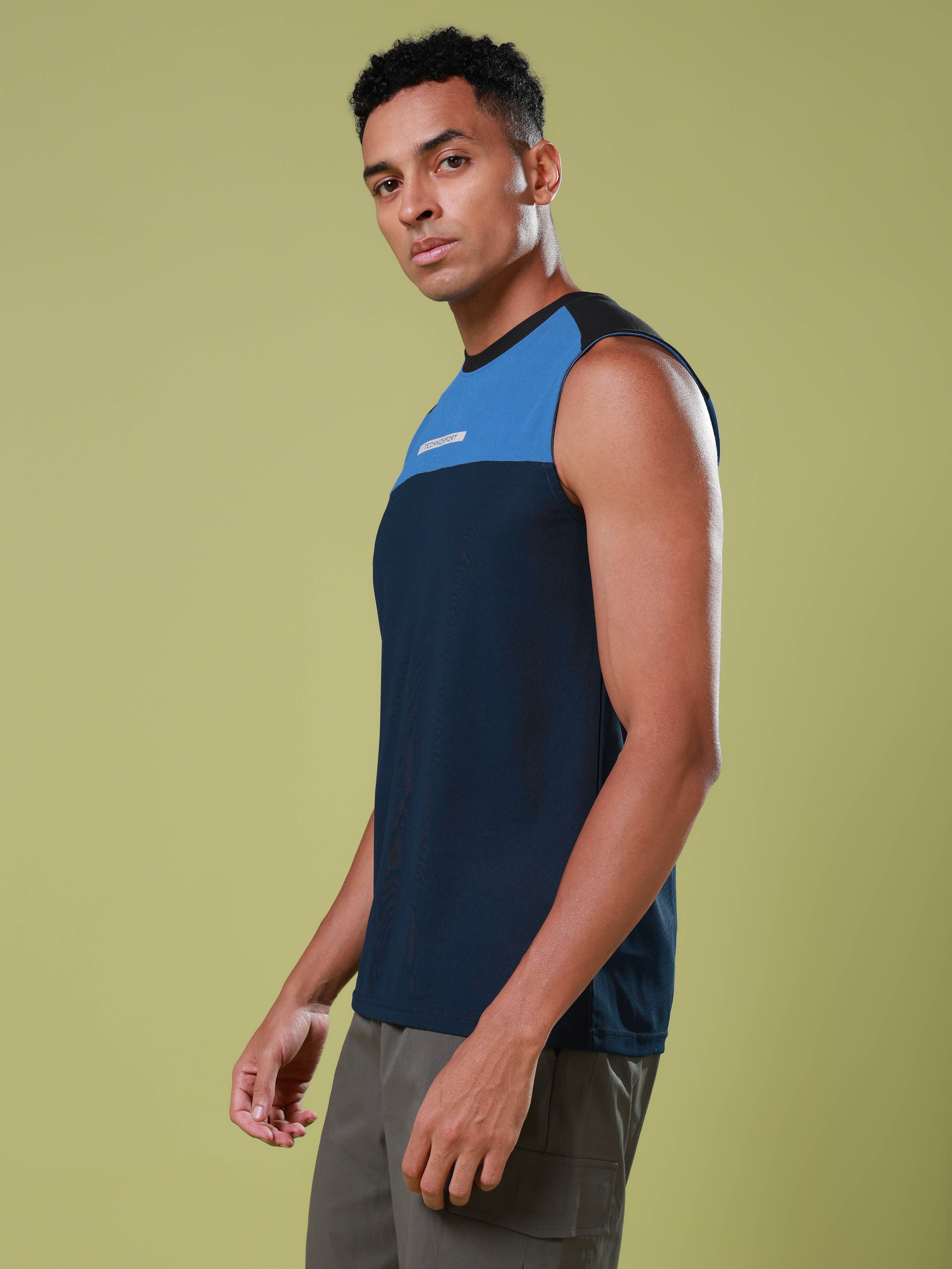 Men Colorblock Slim Fit Round Neck Sports Innerwear Vest with MATPIQ - Image 3