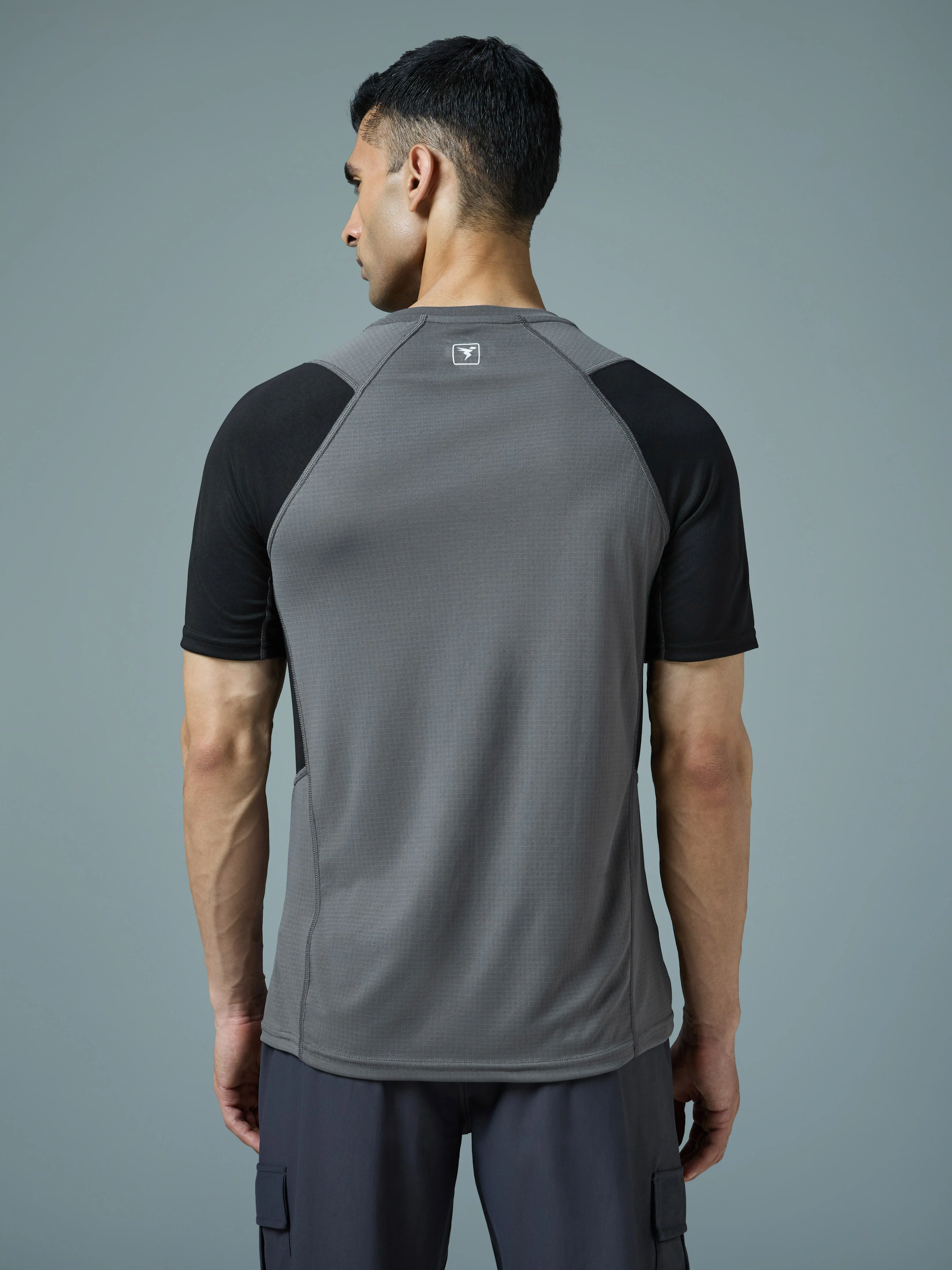 Men Colorblock Slim Fit Round Neck Sports T-shirt with TECHNOCOOL+ - Image 3