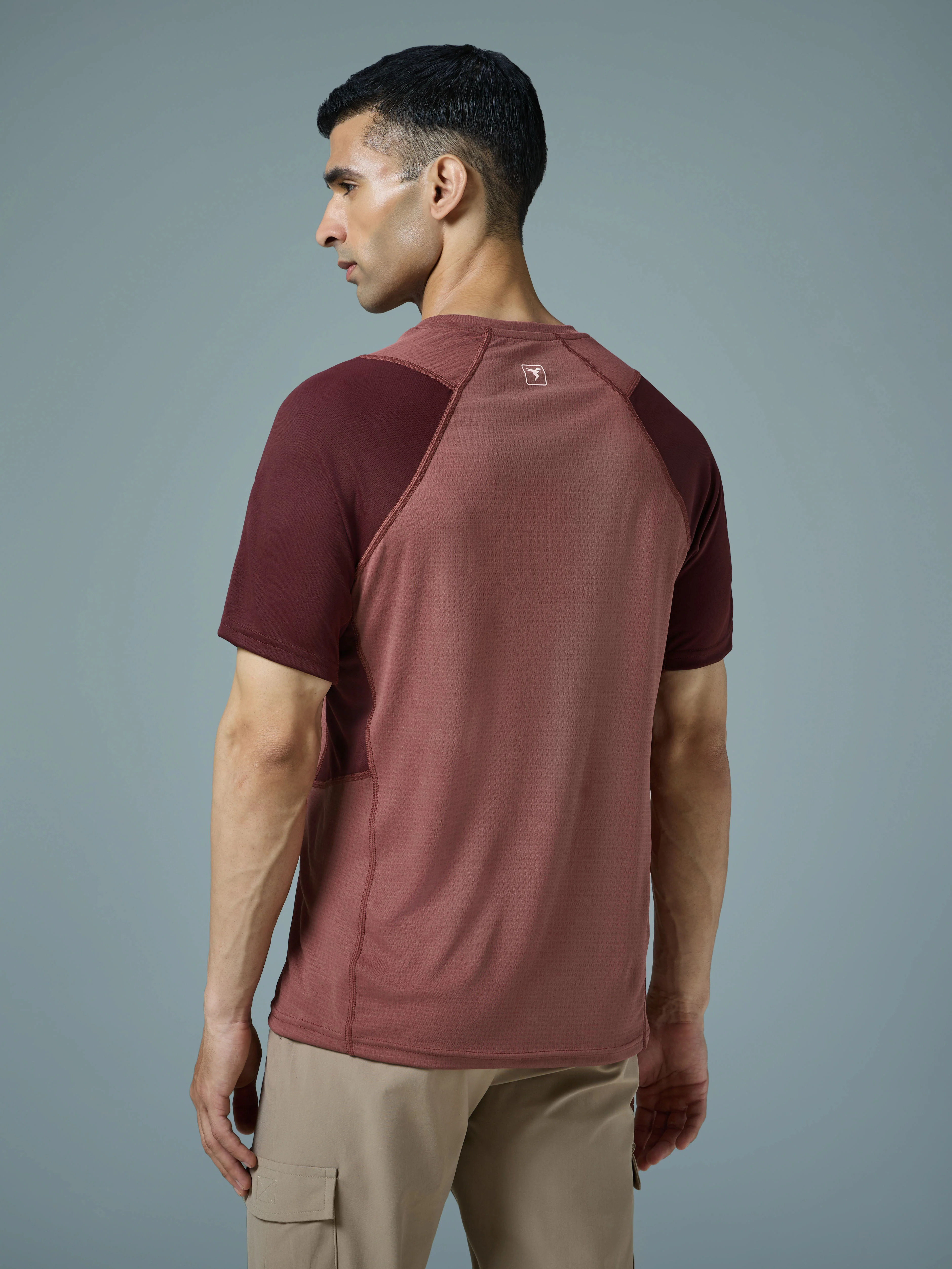 Men Colorblock Slim Fit Round Neck Sports T-shirt with TECHNOCOOL+ - Image 3