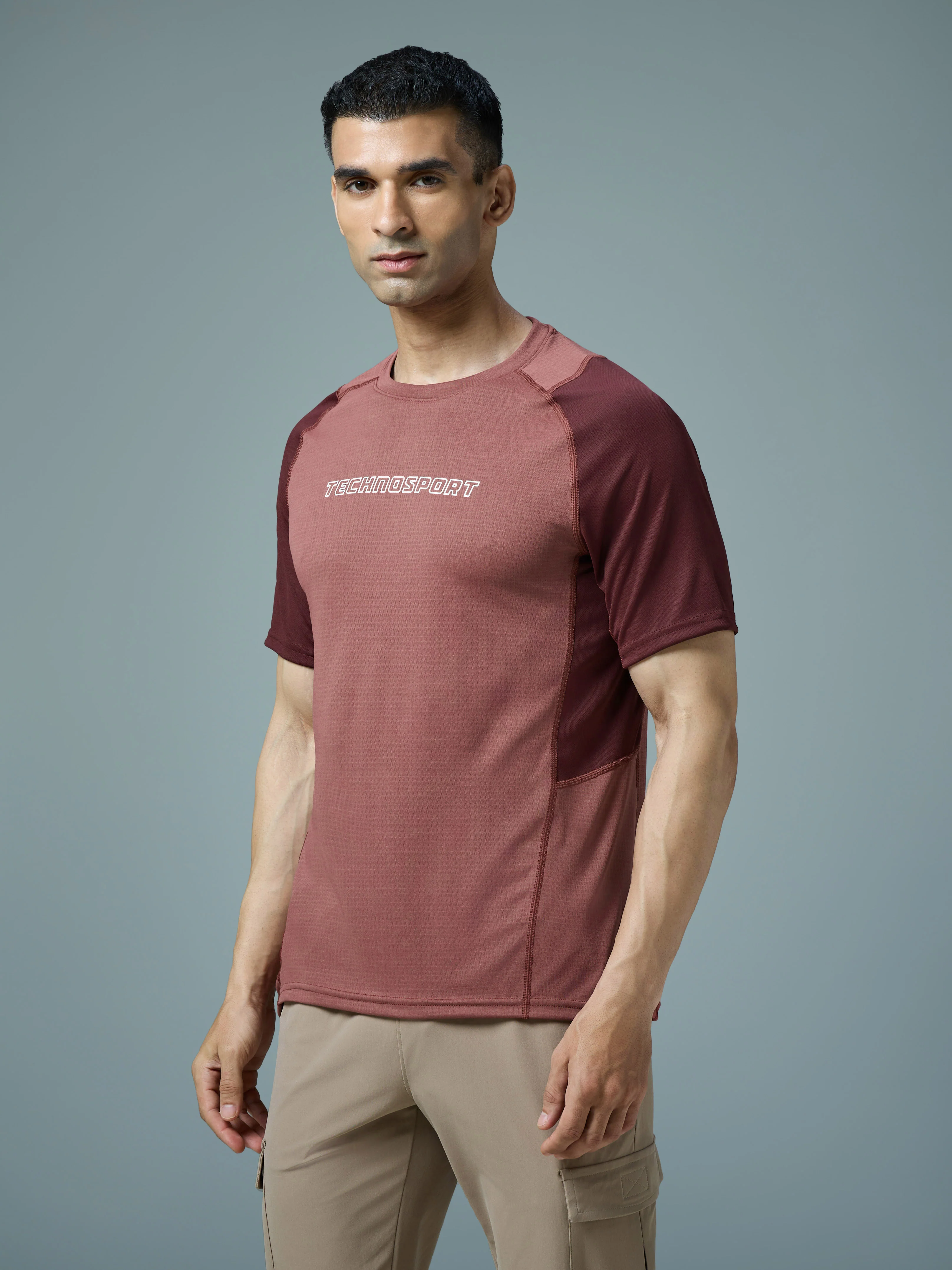 Men Colorblock Slim Fit Round Neck Sports T-shirt with TECHNOCOOL+ - Image 4