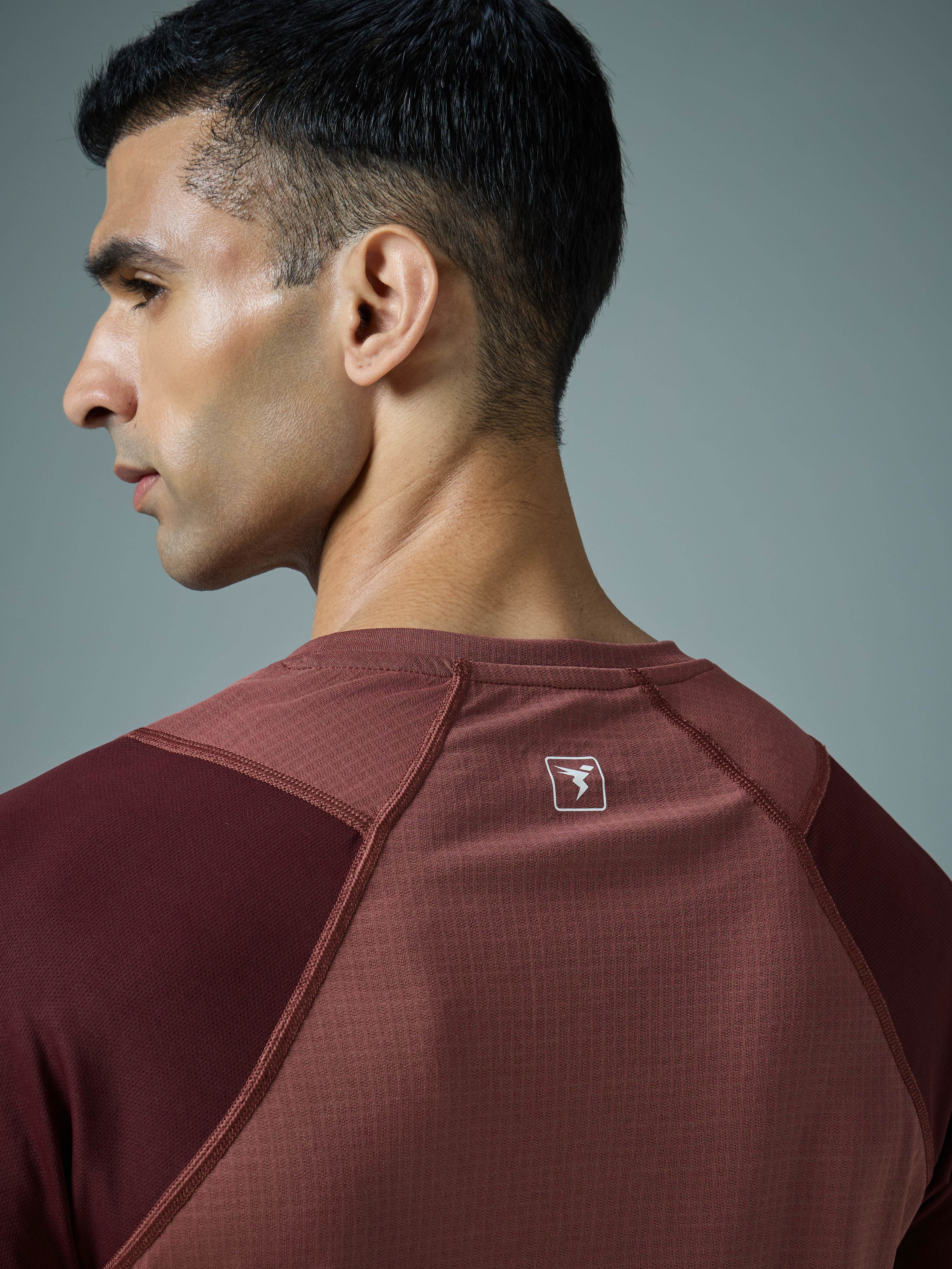 Men Colorblock Slim Fit Round Neck Sports T-shirt with TECHNOCOOL+ - Image 7