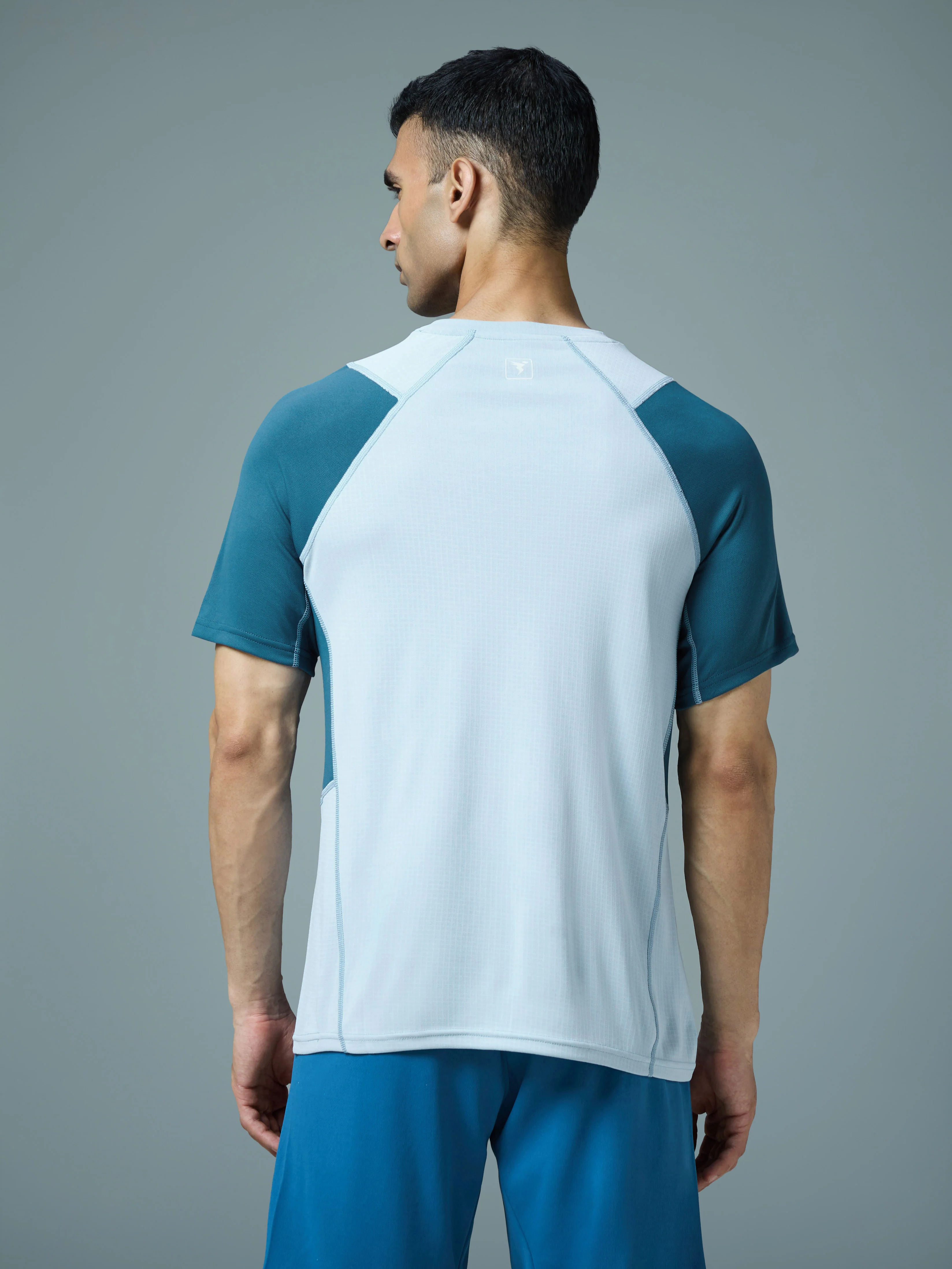 Men Colorblock Slim Fit Round Neck Sports T-shirt with TECHNOCOOL+ - Image 3