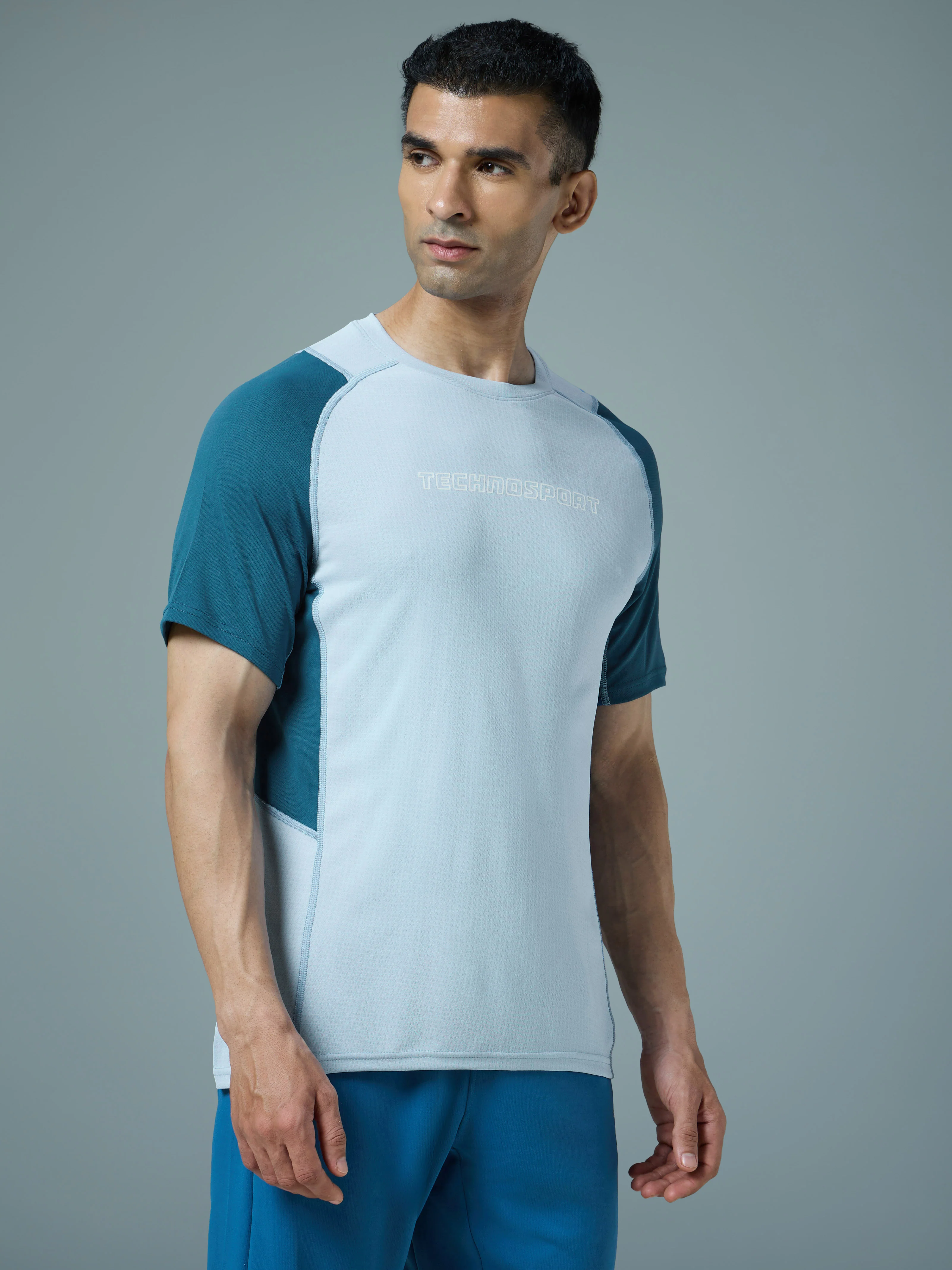 Men Colorblock Slim Fit Round Neck Sports T-shirt with TECHNOCOOL+ - Image 4