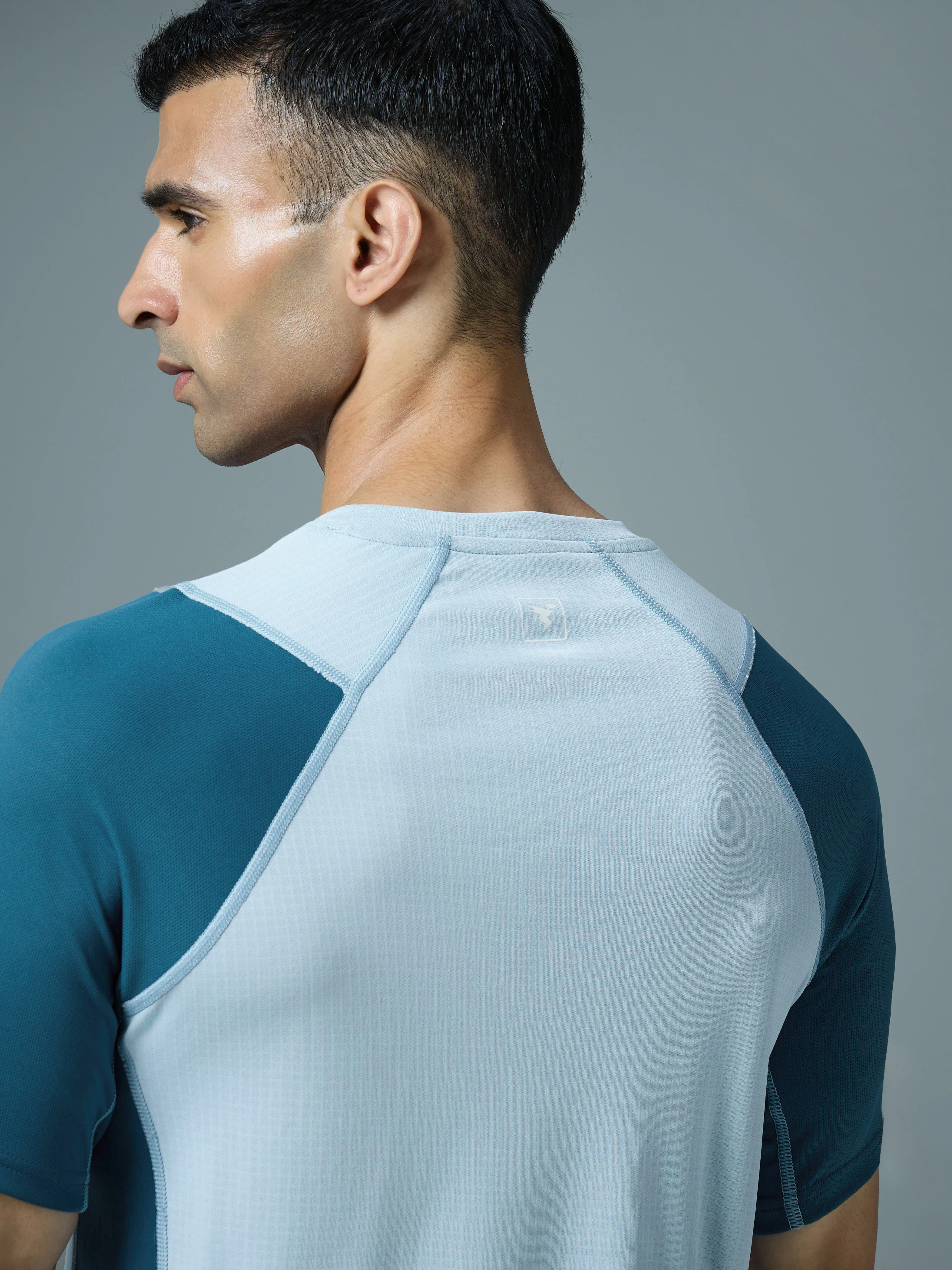 Men Colorblock Slim Fit Round Neck Sports T-shirt with TECHNOCOOL+ - Image 7
