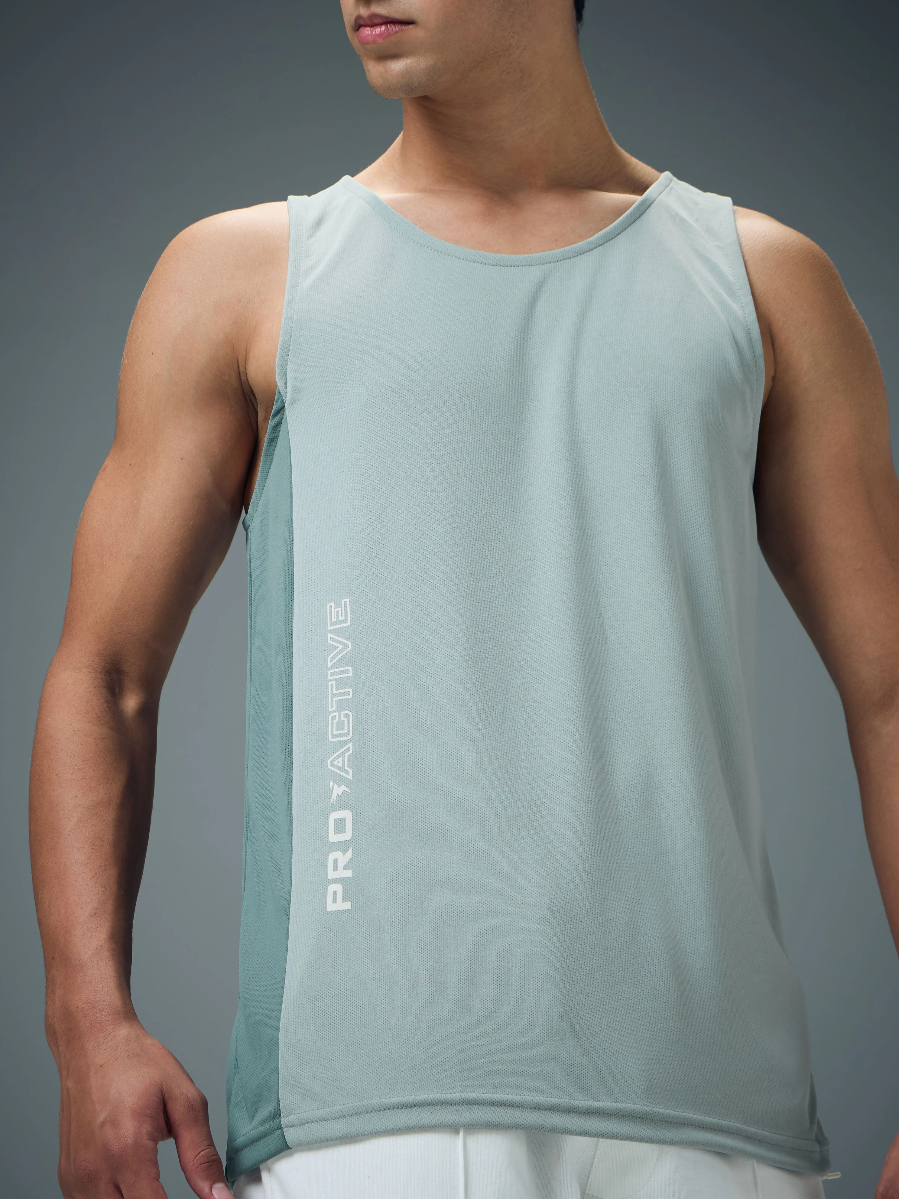 Men Colorblock Slim Fit Scoop Neck Sports Innerwear Vest with TECHNOCOOL+ - Image 6