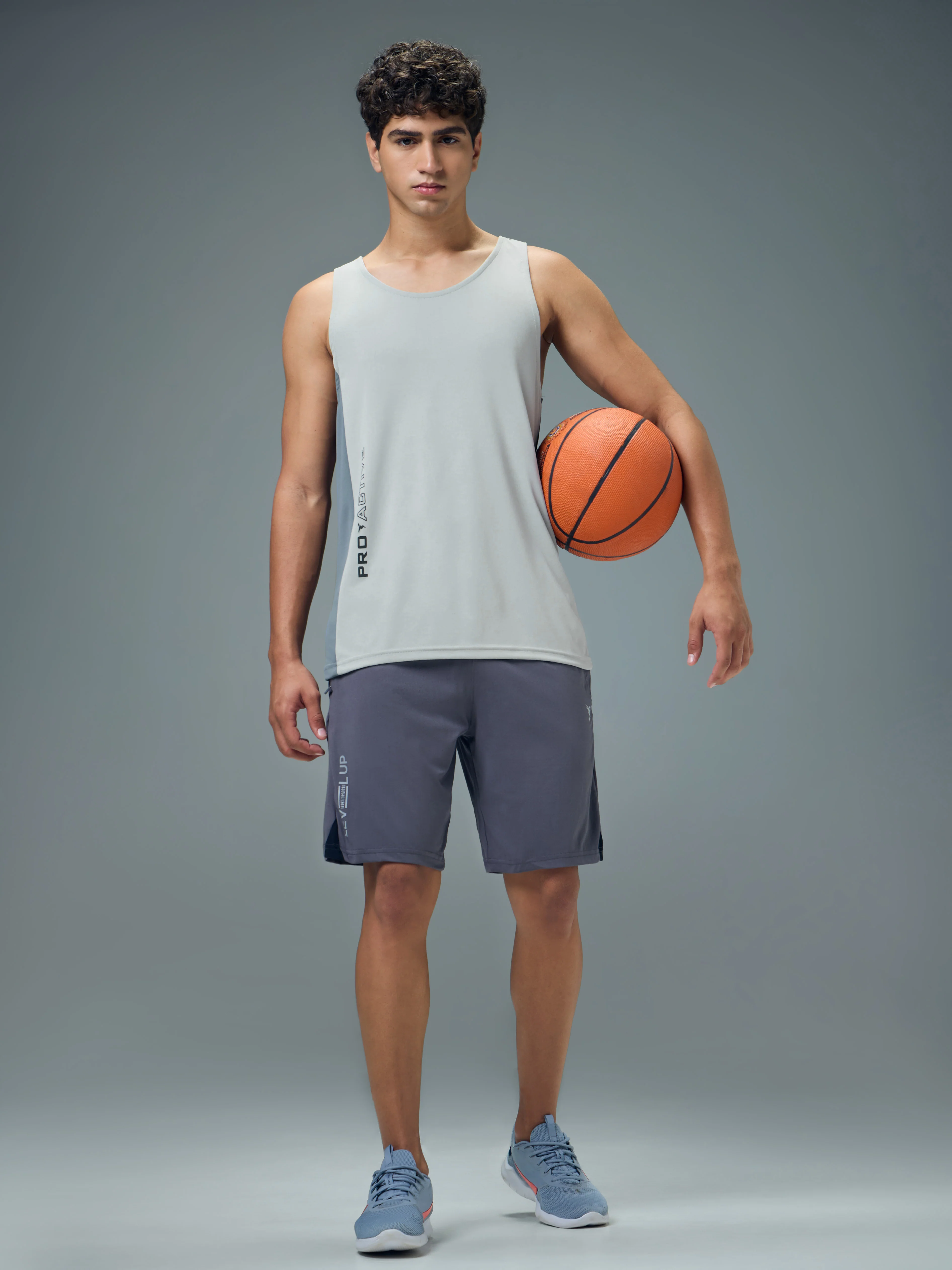 Men Colorblock Slim Fit Scoop Neck Sports Innerwear Vest with TECHNOCOOL+ - Image 5
