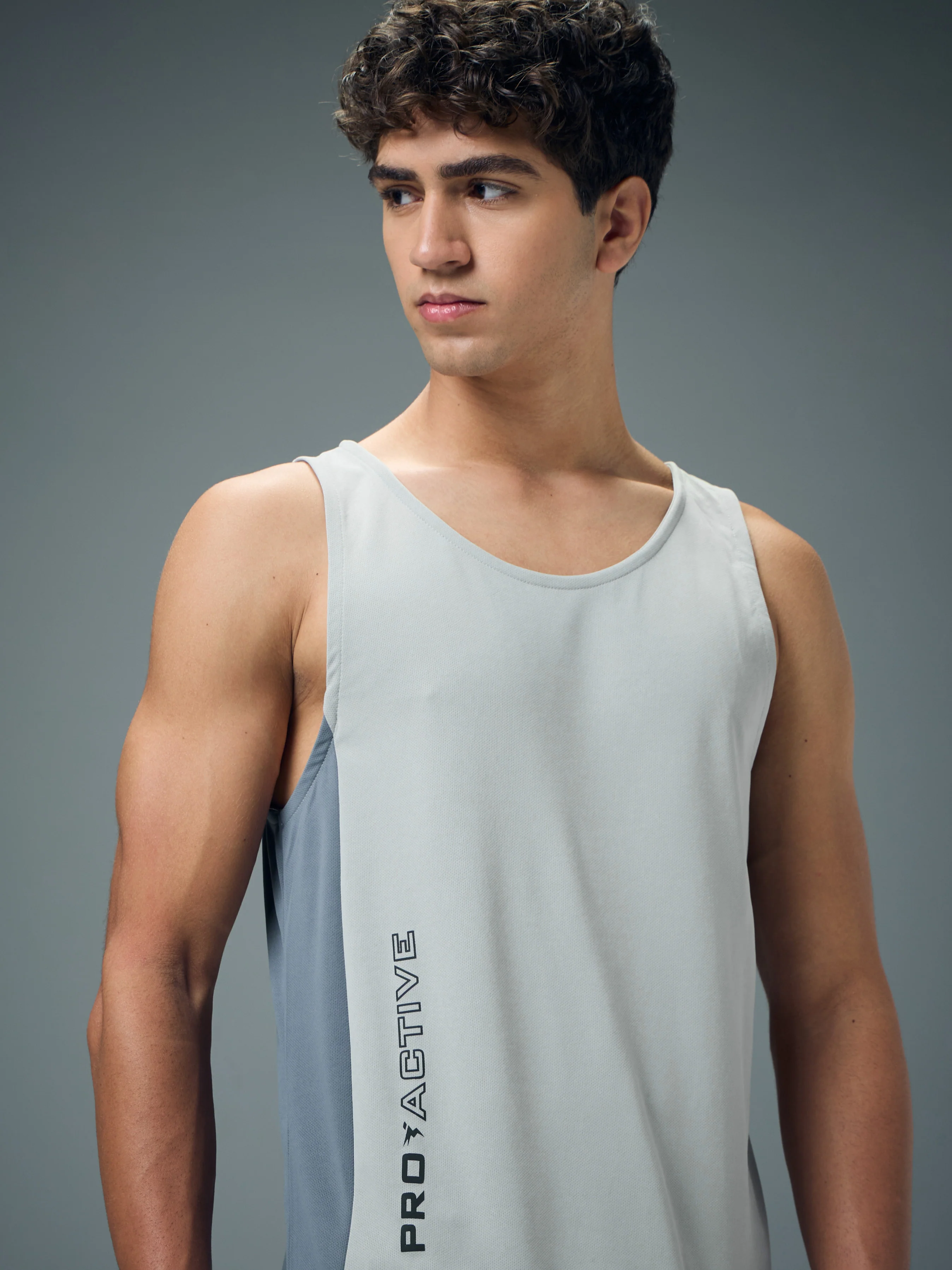 Men Colorblock Slim Fit Scoop Neck Sports Innerwear Vest with TECHNOCOOL+ - Image 6