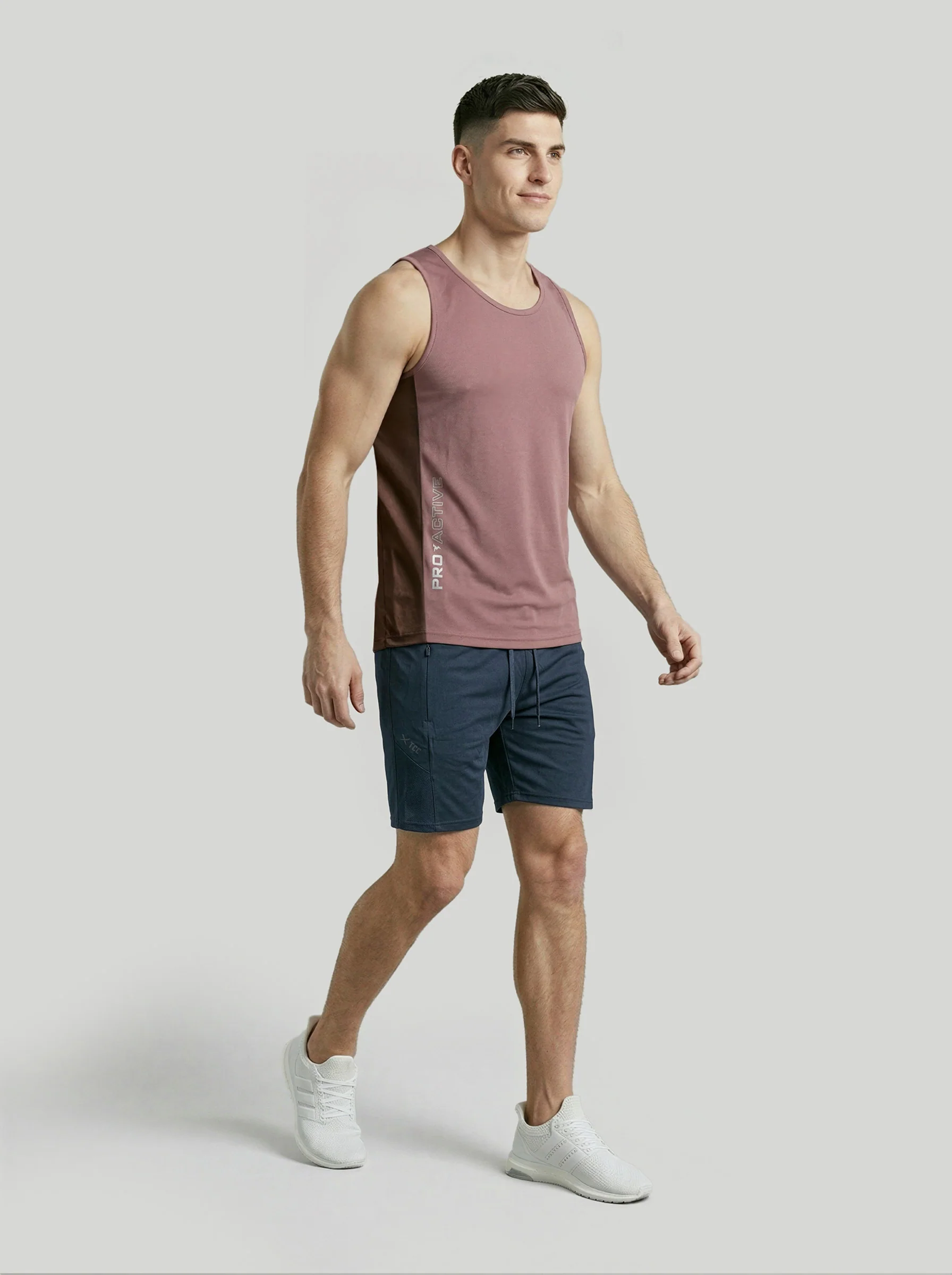 Men Colorblock Slim Fit Scoop Neck Sports Innerwear Vest with TECHNOCOOL+ - Image 2