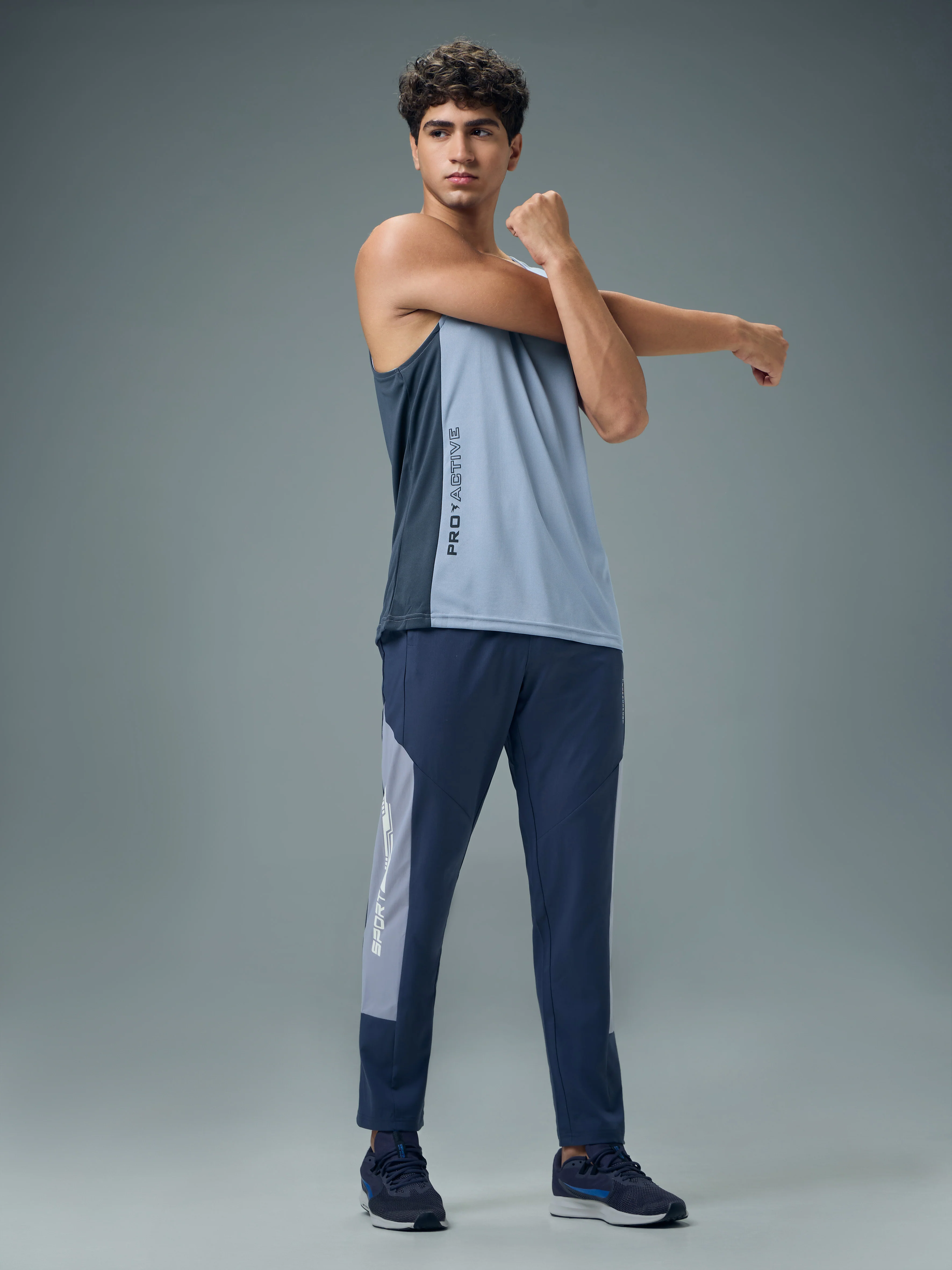 Men Colorblock Slim Fit Scoop Neck Sports Innerwear Vest with TECHNOCOOL+ - Image 5