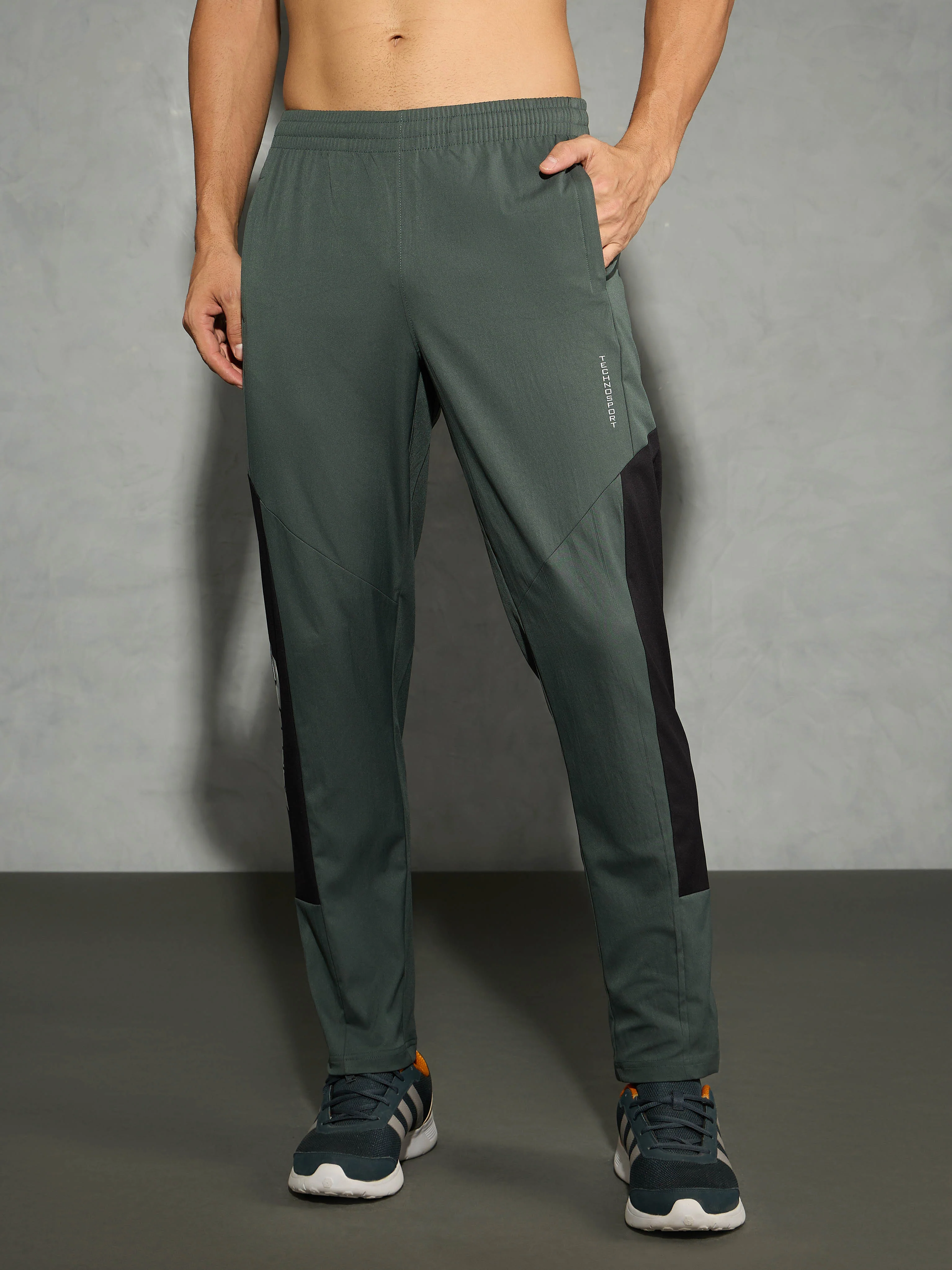 Men Colorblock Slim Fit Trackpants with TS FLEXI - Image 2