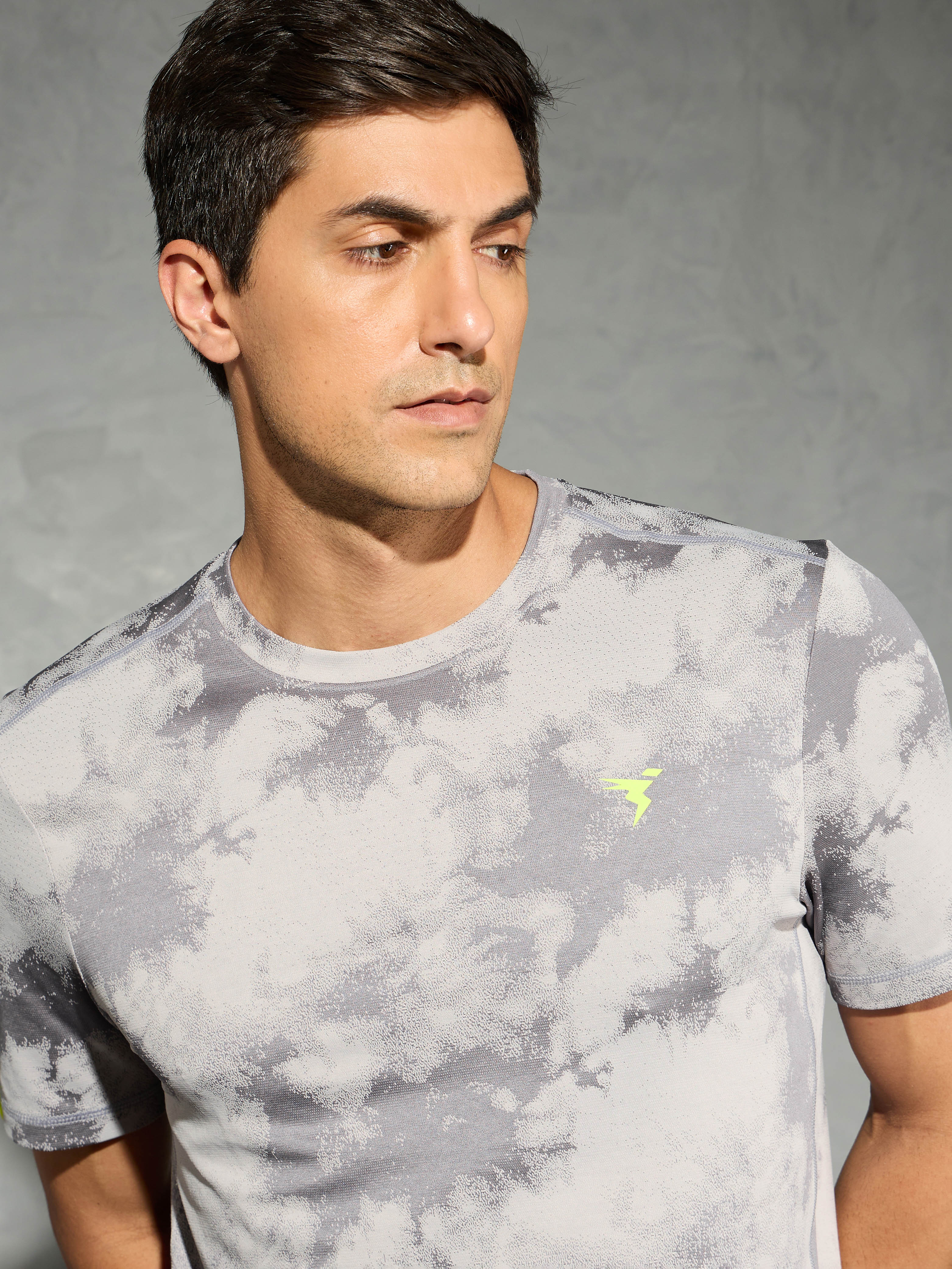 Men Jacquard Slim Fit Crew Neck T-shirt with DOUBLE COOL - Image 4