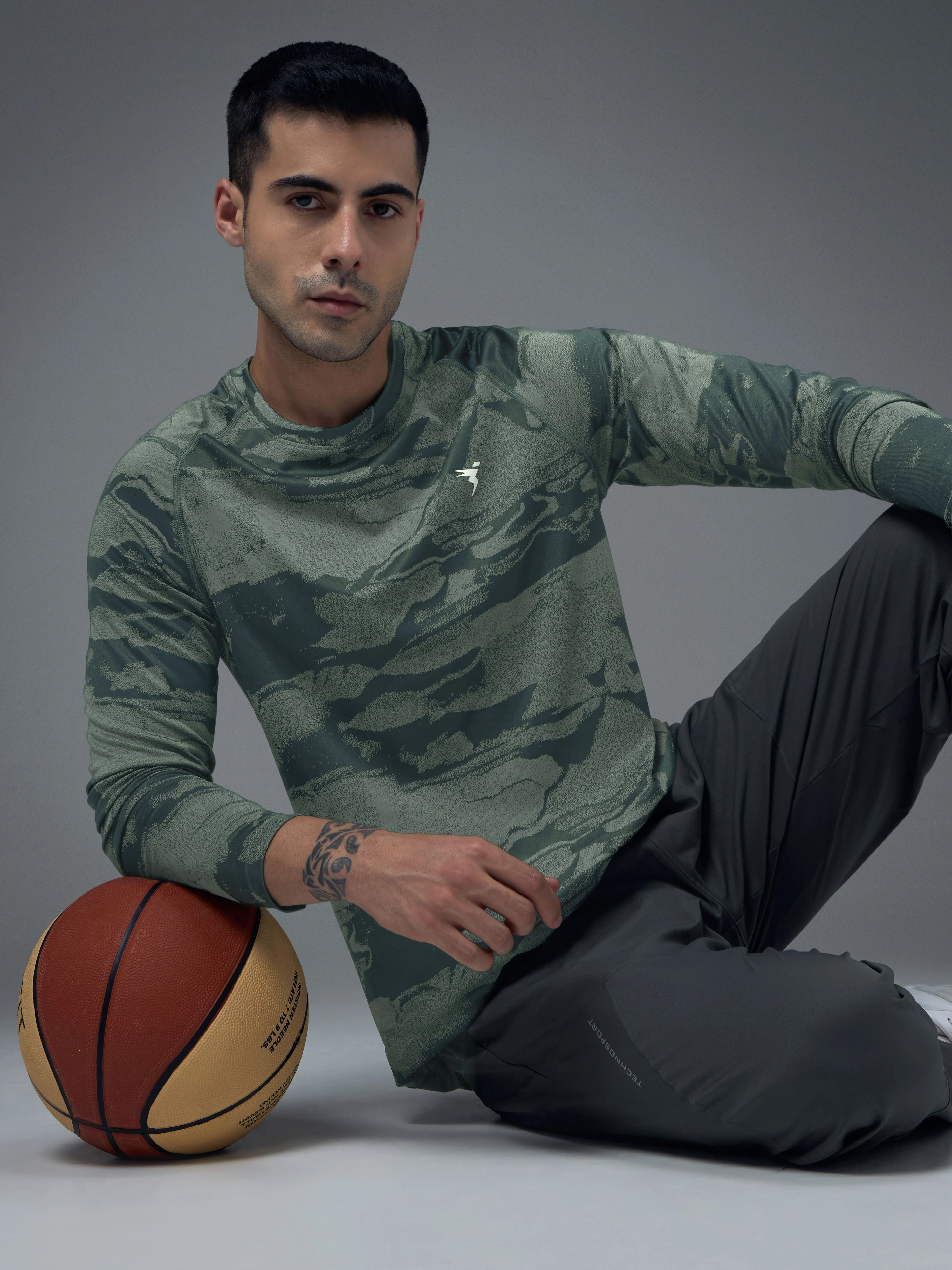 Men Jacquard Slim Fit Round Neck T-shirt with DOUBLE COOL