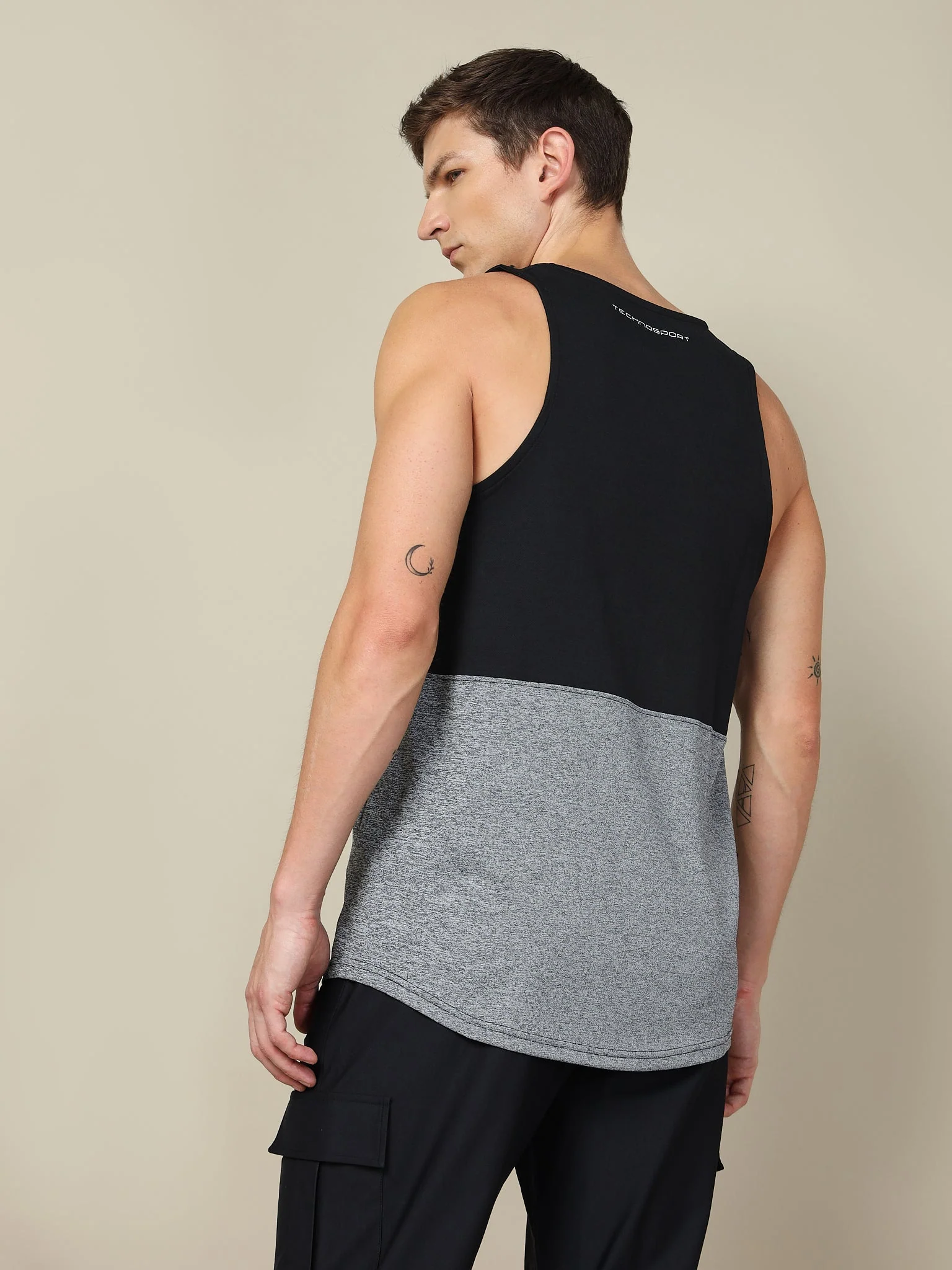 Men Melange Slim Fit Scoop Neck Innerwear Vest with TECHNO COOL+ ( Pack of 2) - Image 4