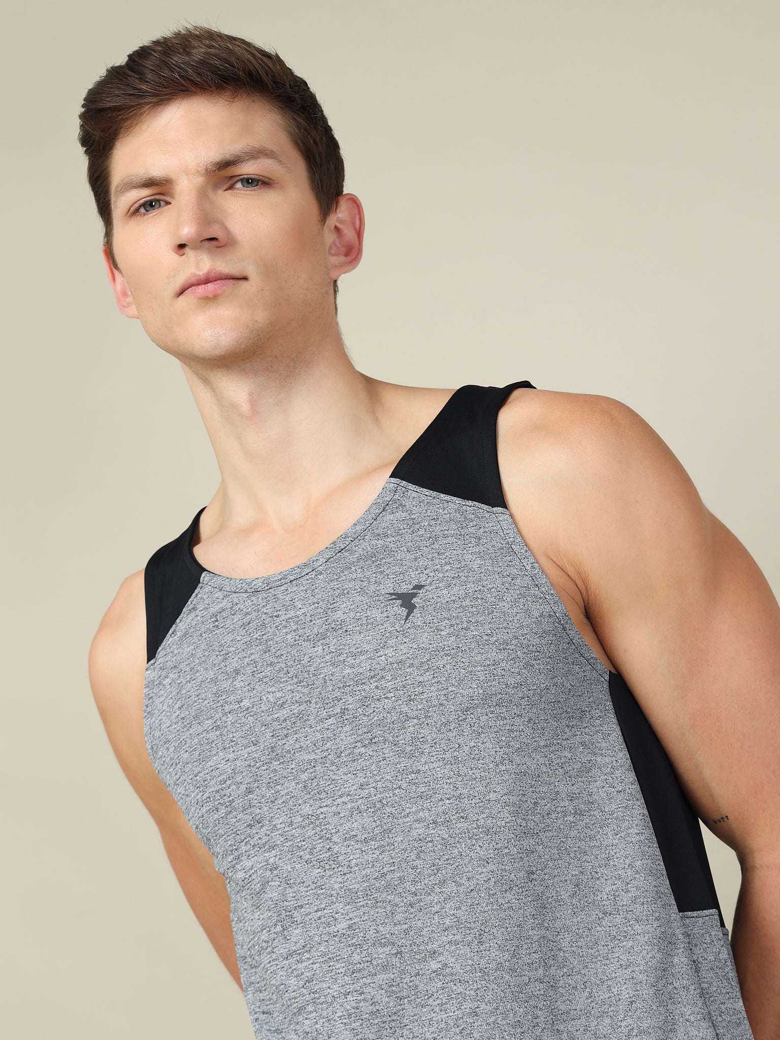 Men Melange Slim Fit Scoop Neck Innerwear Vest with TECHNO COOL+ ( Pack of 2) - Image 7