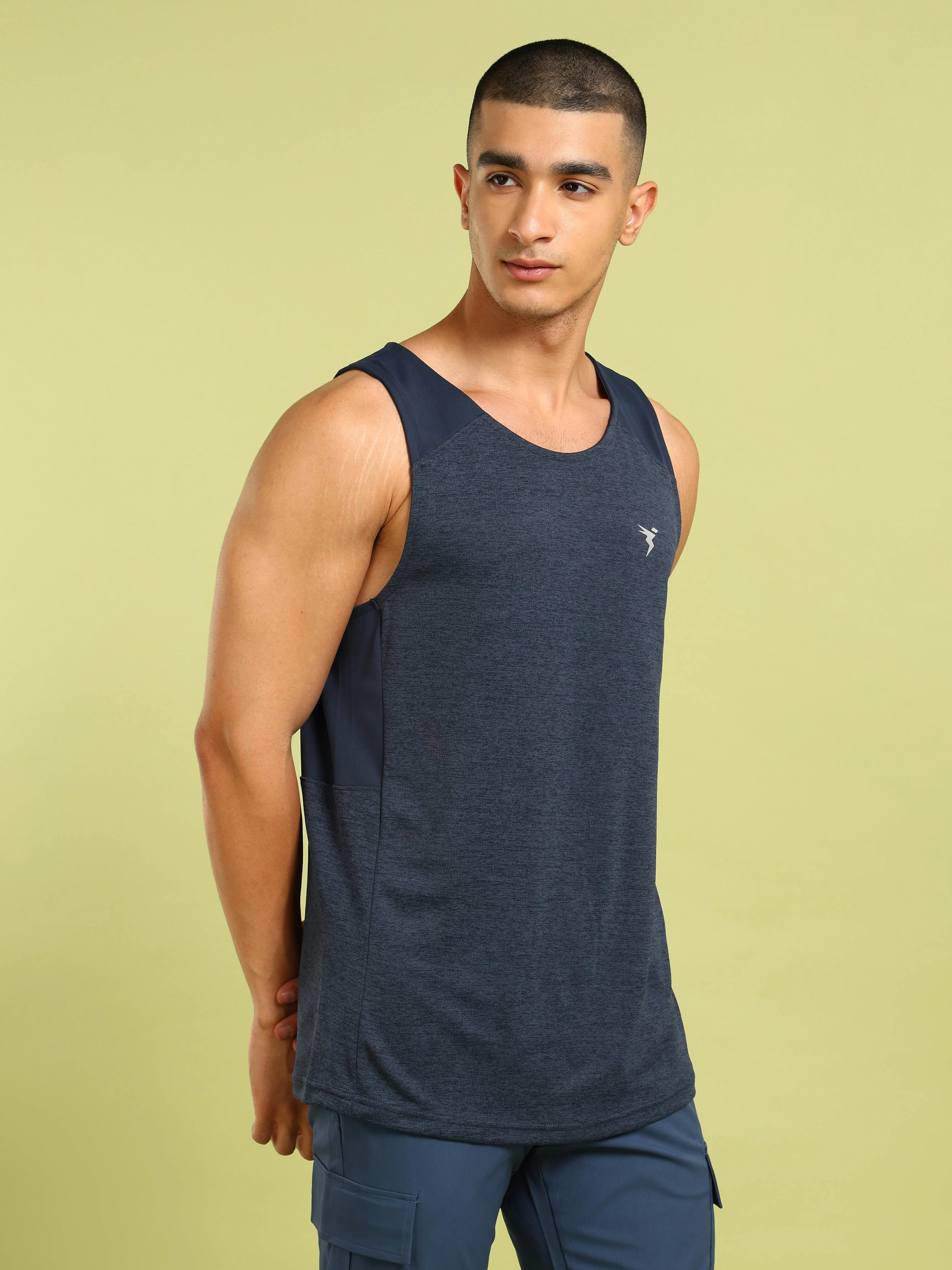 Men Melange Slim Fit Scoop Neck Innerwear Vest with TECHNO COOL+ ( Pack of 2) - Image 5