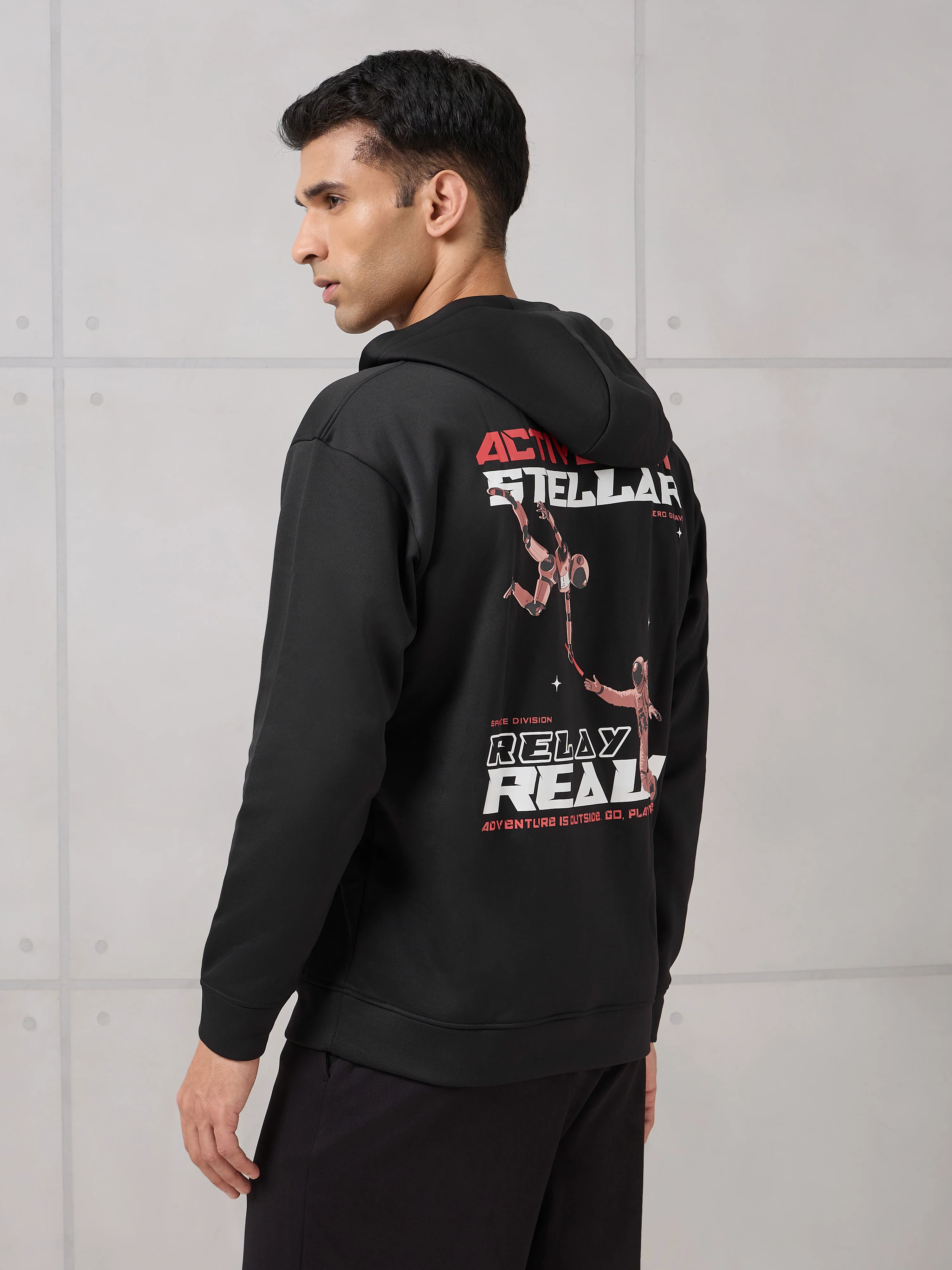 Men Hooded Slim Fit Printed Active Out Sweatshirt with TECHNOWARM+ - Image 6