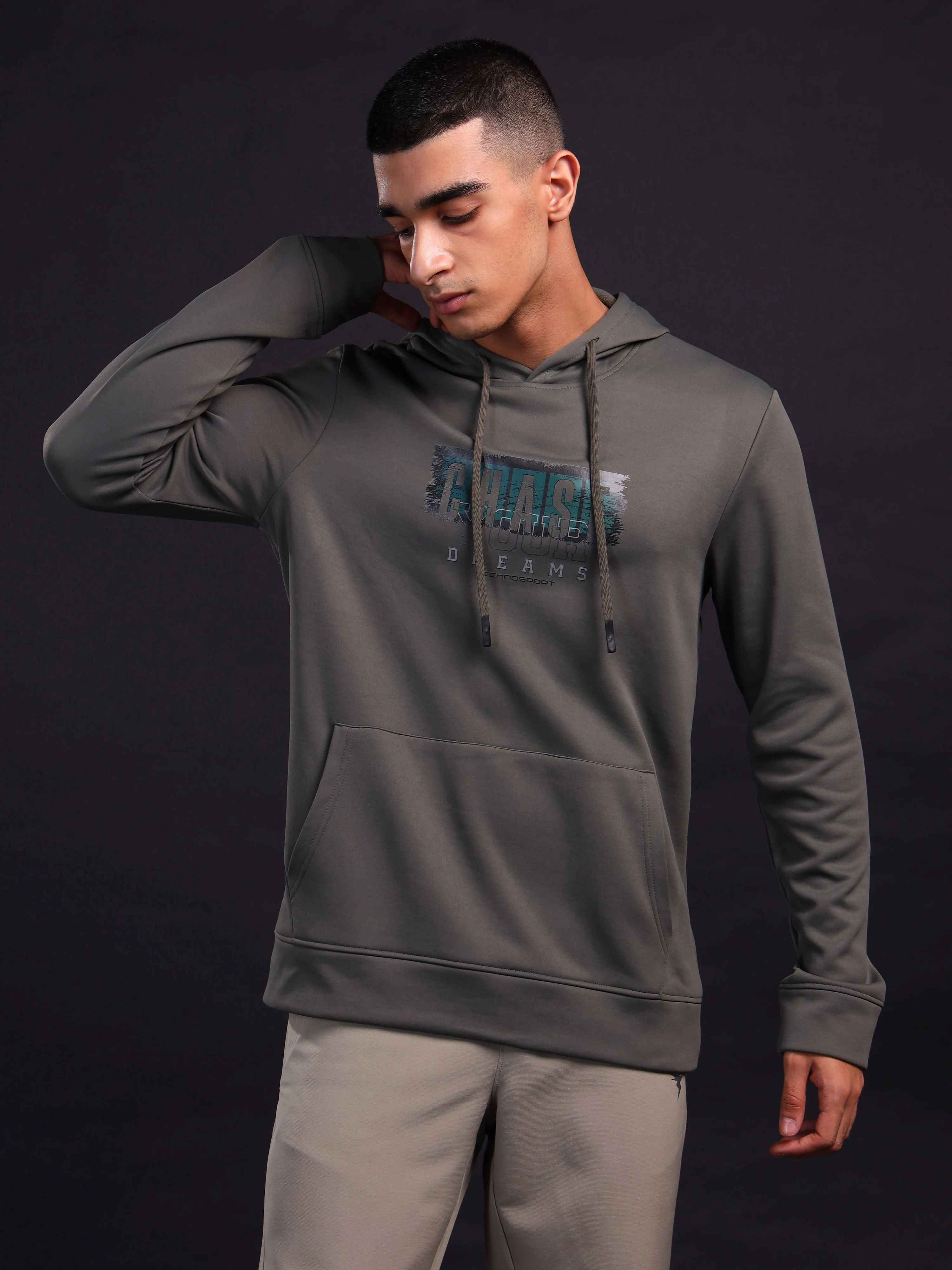 Men Printed Slim Fit Hooded Sweatshirt with TECHNOWARM+