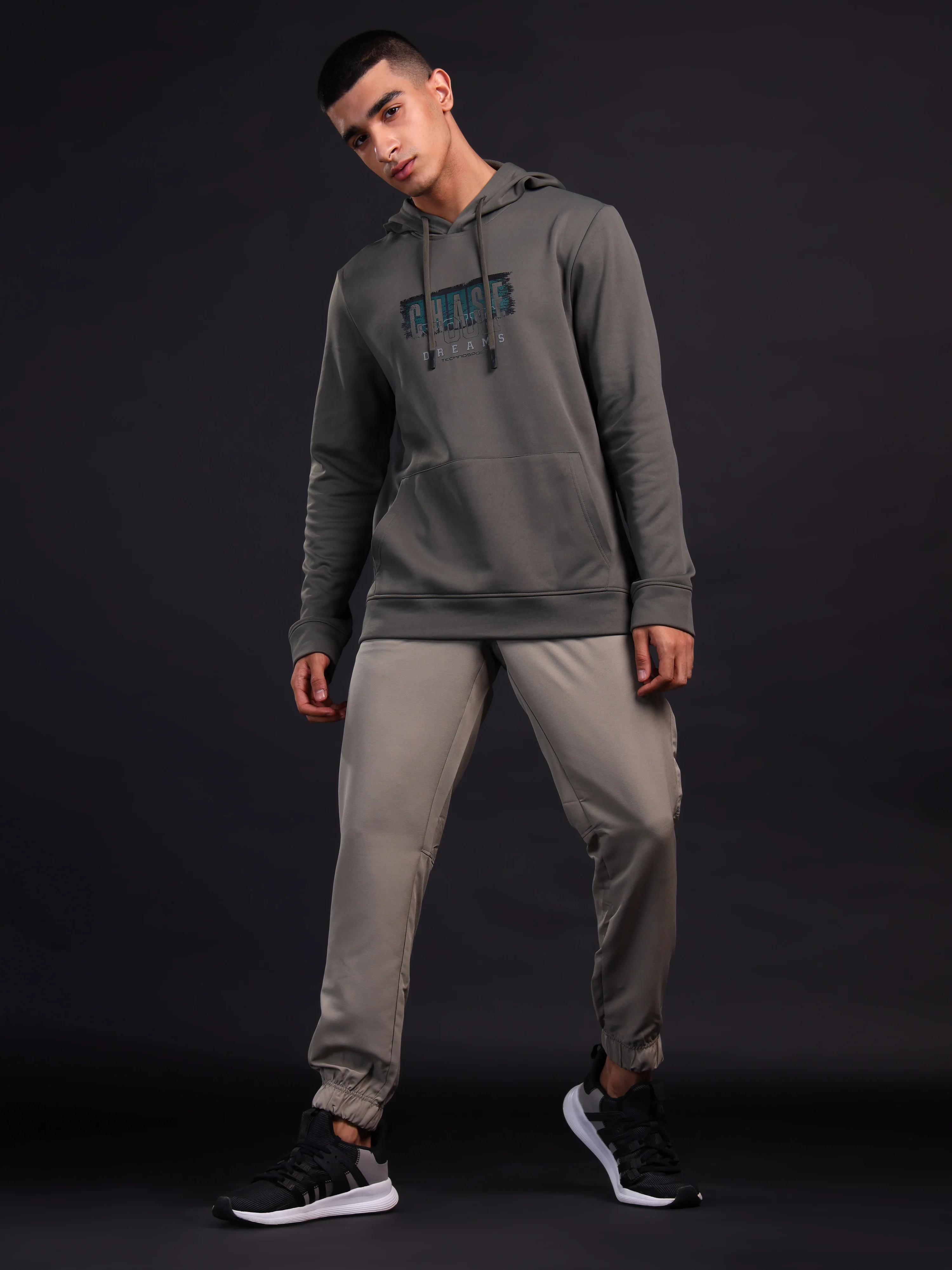 Men Printed Slim Fit Hooded Sweatshirt with TECHNOWARM+ - Image 5