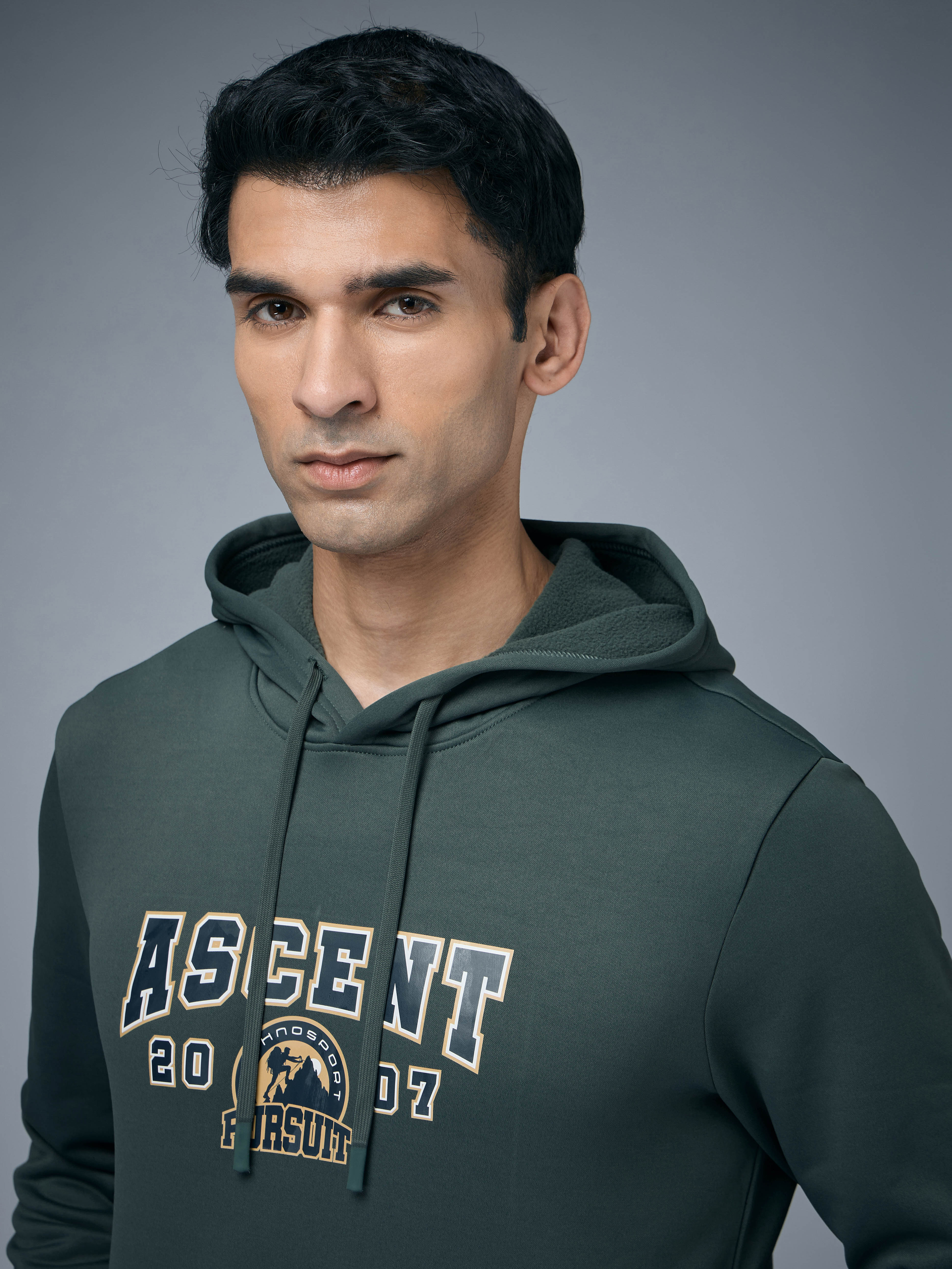 Men Printed Slim Fit Hooded Sweatshirt with TECHNOWARM+ - Image 7