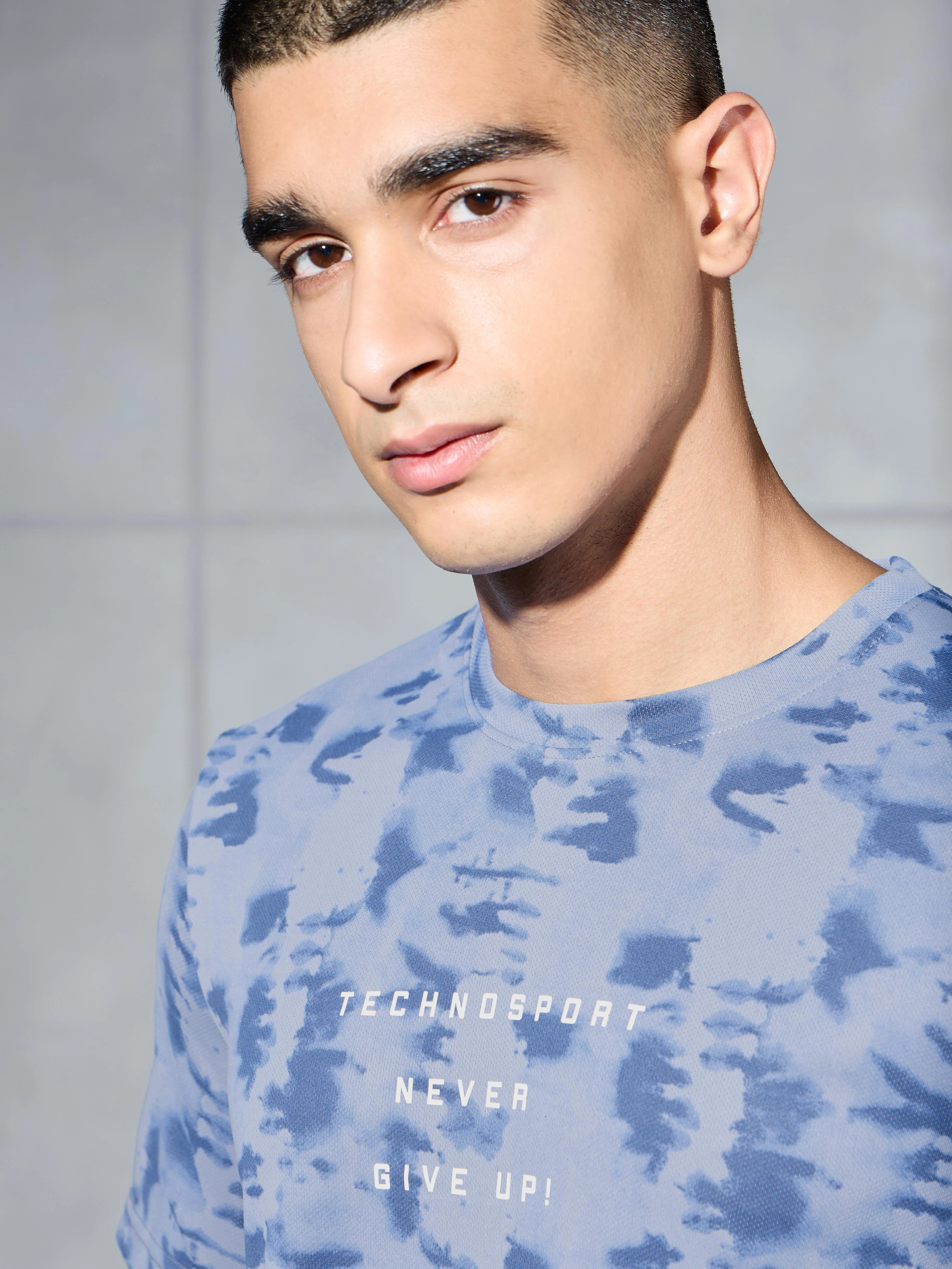Men Printed Slim Fit Round Neck T-shirt with TECHNOCOOL+ - Image 5