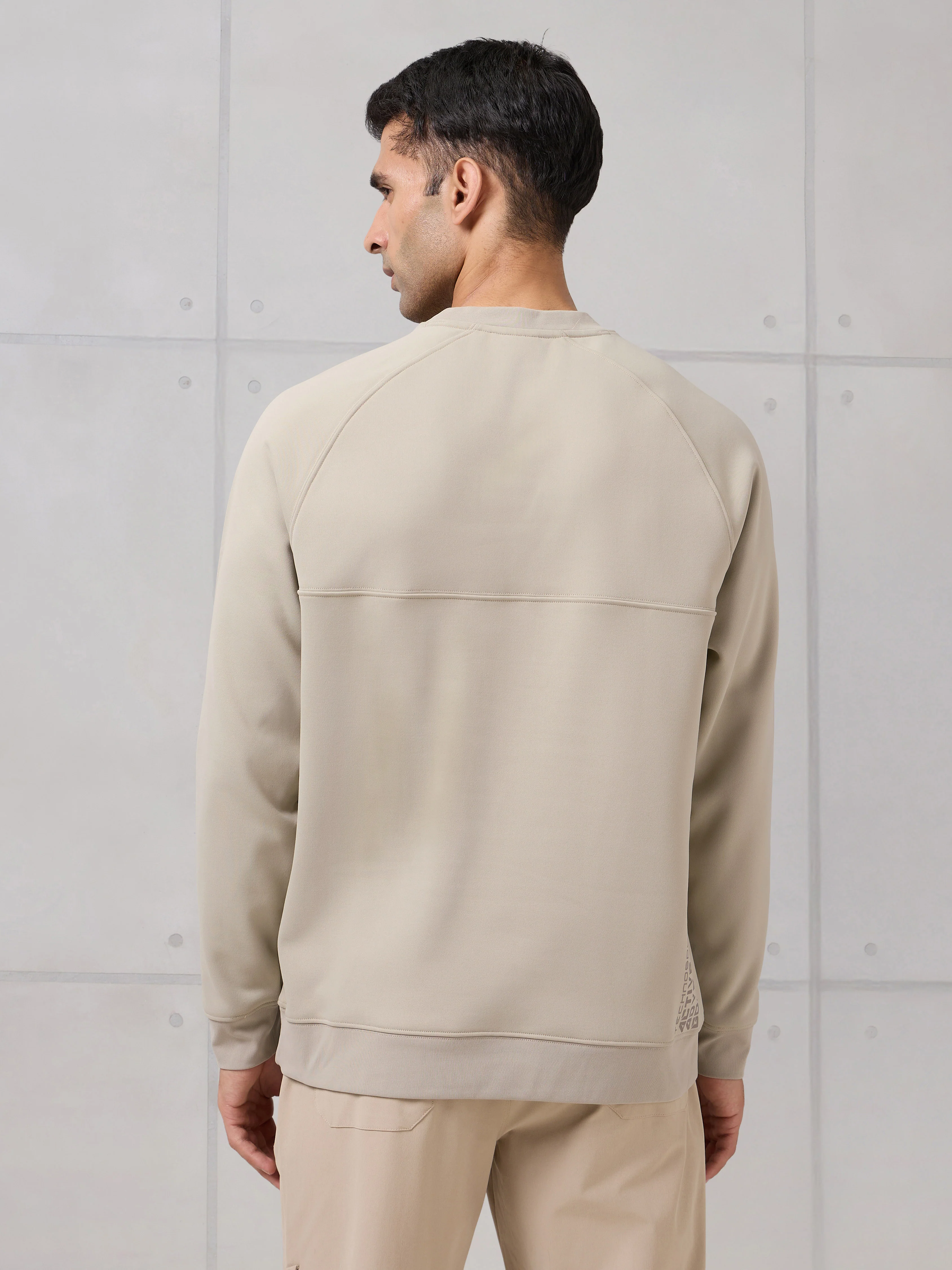 Men Round Neck Slim Fit Printed Active Out Sweatshirt with TECHNOWARM+ - Image 3