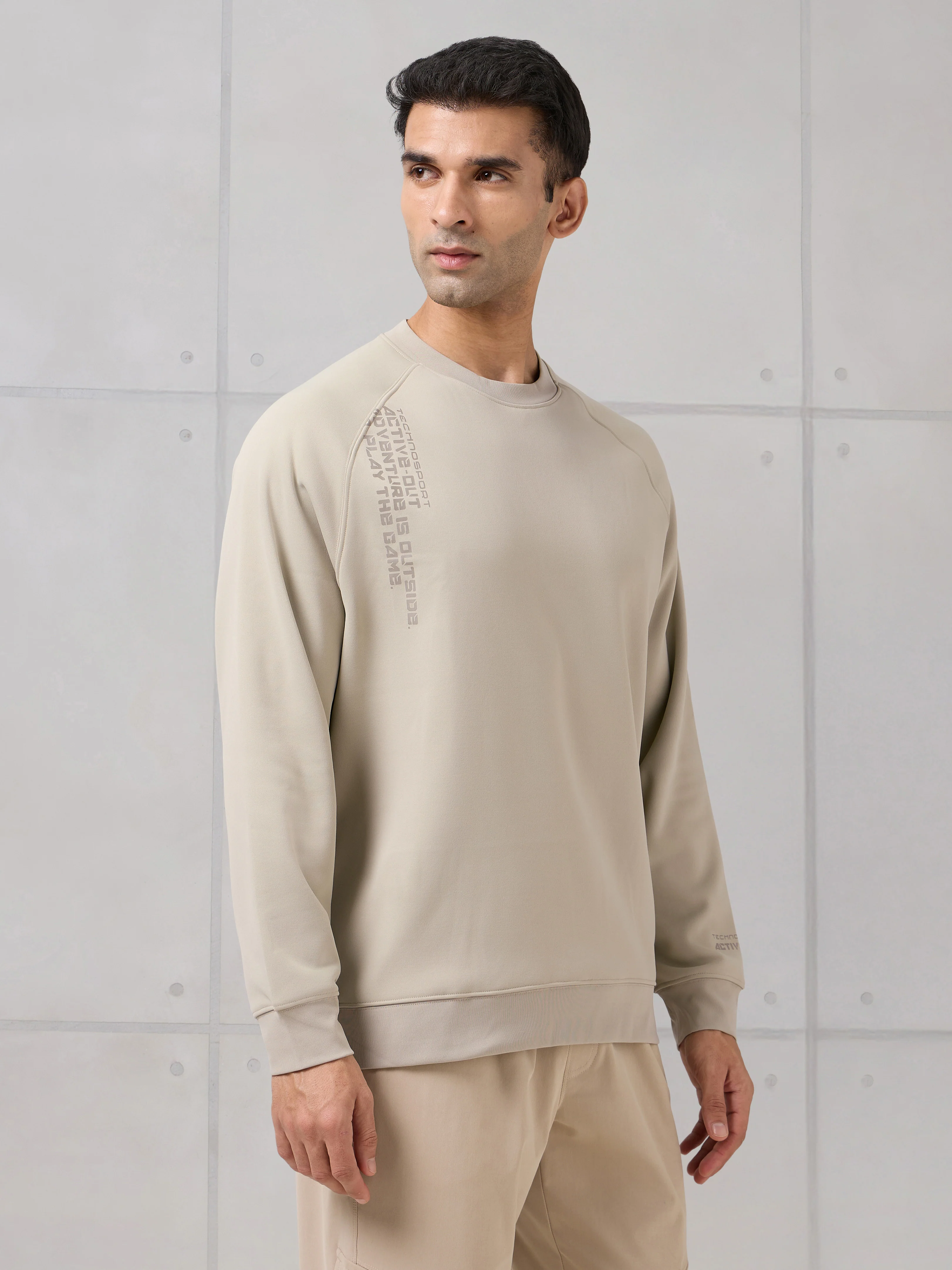 Men Round Neck Slim Fit Printed Active Out Sweatshirt with TECHNOWARM+ - Image 4